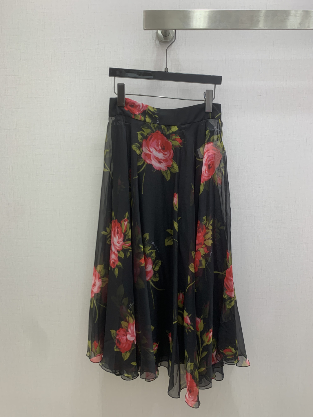 NO:808203,Highly recommended 26 spring and summer new style, silk printed long skirt, pattern printed silk fabric, fashionable and elegant, one color, SMLXL code, high quality ABC,,skirts,real silk,19860909强烈推荐 26春夏新款 真丝印花长半裙 图案印花真丝面料 时尚大方 一个色 SMLXL码 高品质ABC,,skirts,real silk,,Women's clothing