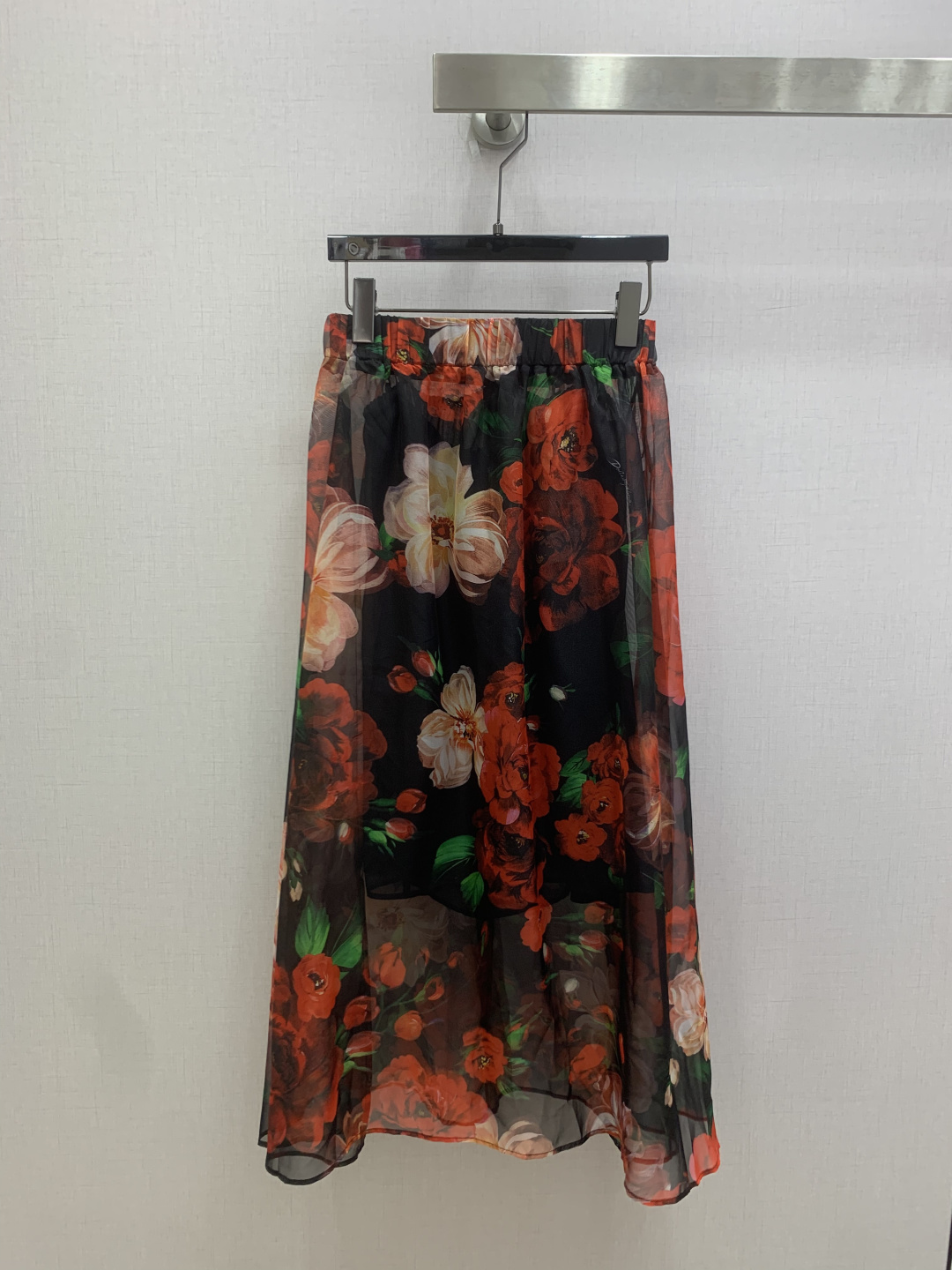 NO:808206,Highly recommended 26 spring and summer new style, silk printed long skirt, pattern printed silk fabric, fashionable and elegant, two colors, SMLXL code, high quality ABC,,skirts,real silk,19860909强烈推荐 26春夏新款 真丝印花长半裙 图案印花真丝面料 时尚大方 两个色 SMLXL码 高品质ABC,,skirts,real silk,,Women's clothing