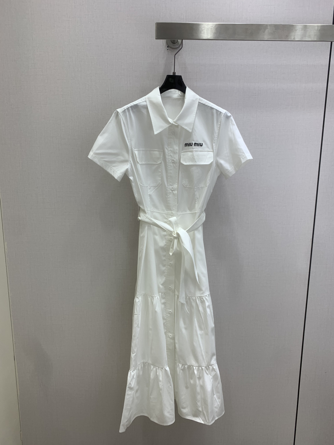 NO:825913,Highly recommended 26 spring and summer new style double-pocket lace-up short-sleeved dress, classic design, the upper body is exquisite and capable, and it can be matched with ease!  The customized imported fabrics are crisp and stylish, with a full sense of high-end. Full of texture and fashionable, it is recommended to buy!  The quality of workmanship depends on the details. One color SML code. High quality ABC, skirts, T-shirts,19860909强烈推荐 26春夏新款 双口袋系带短袖连衣裙 经典款设计 上身精致又干练得体,搭配起来随心应手！定制的进口面料挺括有型 满满的高级感.质感十足,时尚潮流 ,推荐入手！ 做工品质看细节 一个色 SML码 高品质ABC,,skirts,T-shirt,,Women's clothing