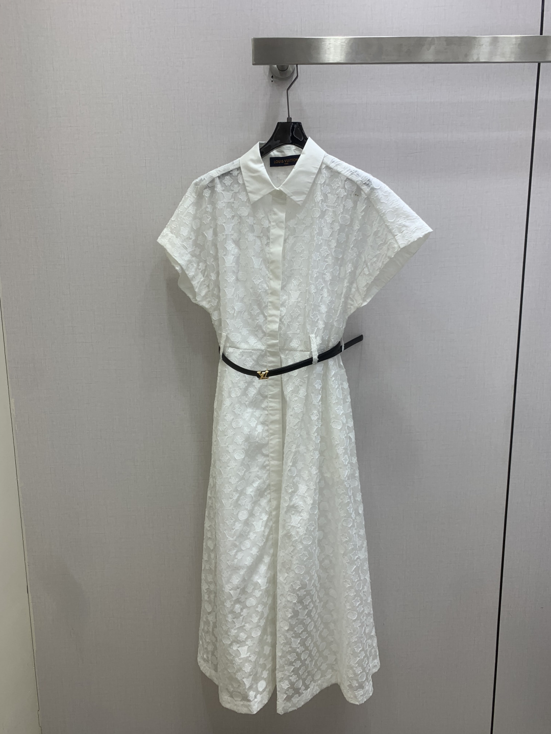 NO:827495,Highly recommended 26 spring and summer new style jacquard belt dress. Instant order after shipment. Customized imported density Monograw jacquard sheared raw edge fabric. Special material with texture. Paying great attention to every small detail. Just the right sense of high-end. Three-dimensional tailoring makes the upper body of the garment more refined and western. The real thing is amazing!  Fine workmanship, look at the details, one color SML code, high quality ABC,,skirts,19860909强烈推荐 26春夏新款 提花腰带连衣裙 出货即爆单 定制进口密度Monograw提花剪毛边面料 特殊材质有肌理感 每个小细节都非常注重 恰到好处的高级感 立体剪裁 让成衣上身更为精致洋气 实物太赞啦！做工精细看细节 一个色 SML码 高品质ABC,,skirts,,Women's clothing