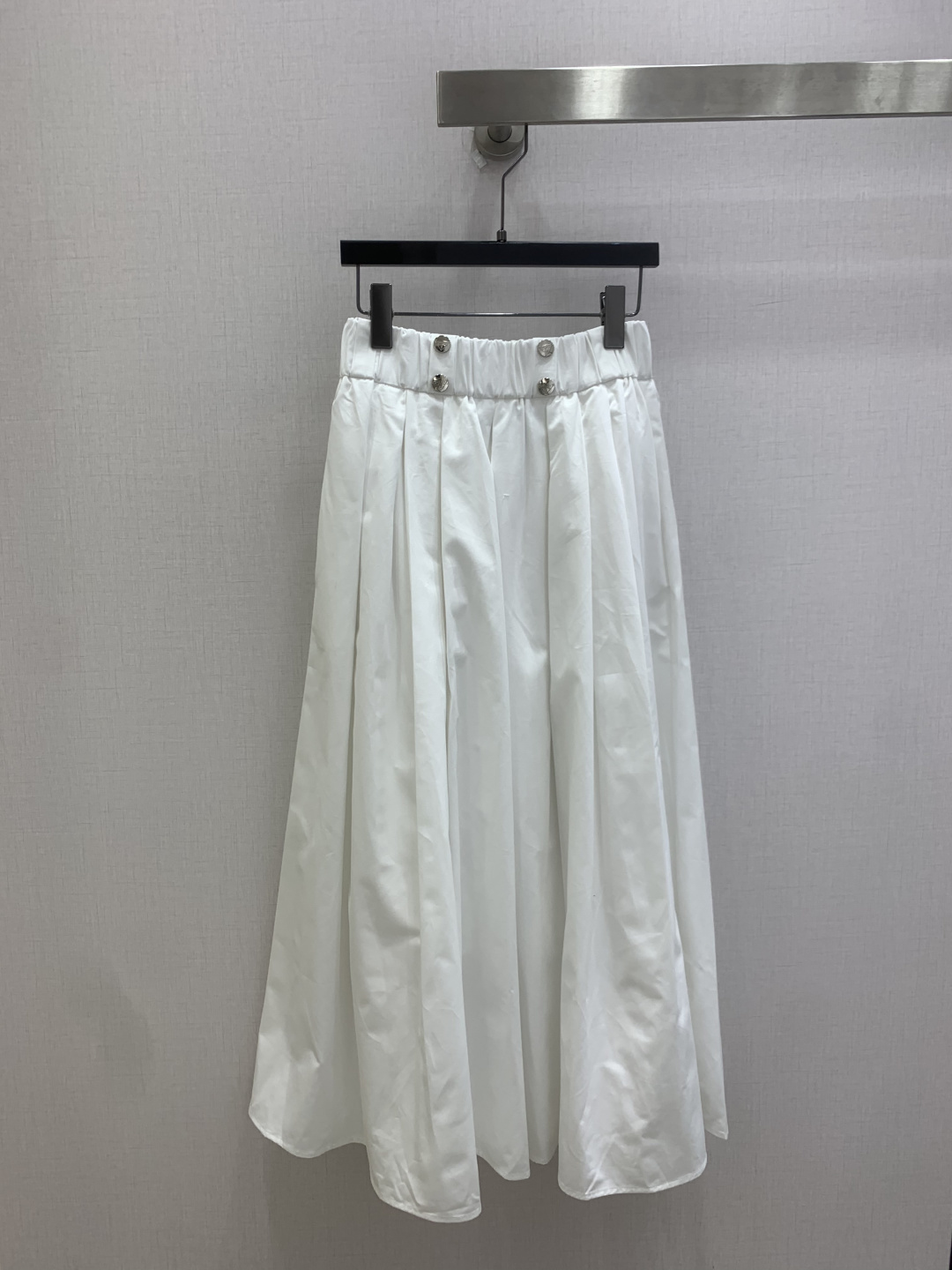 NO:831895,Highly recommended 26 spring and summer new metallic pleated long skirt, high-end atmosphere, full of high-end sense of wear, innovative fabrics, the actual product is very good!  The upper body is fashionable and versatile, so beautiful!  High quality workmanship, look at the details, two colors SML code, high quality ABC,,skirts,19860909强烈推荐 26春夏新款 金属褶皱长半裙 高级大气 满满的穿搭高级感 创新面料 实物非常赞！上身洋气百搭,美美哒！高品质做工看细节 两个色 SML码 高品质ABC,,skirts,,Women's clothing