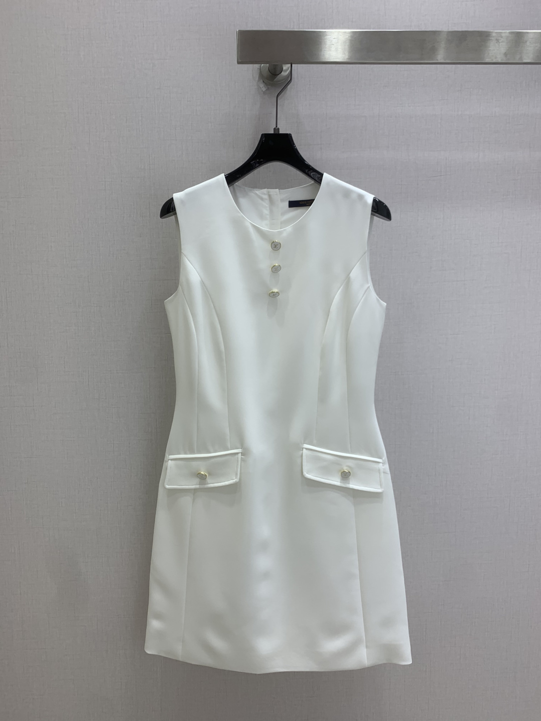NO:900916,Highly recommended 26 spring and summer new style pocket vest dress. The style is super western. The upper body is casually high-end. Effortlessly fashionable. The overall is simple and elegant. The silhouette is comfortable to wear. Intellectual atmosphere. Creates a cool and high-end feel. Customized accessories. Perfect workmanship. Look at the details. Two colors. SML code. High quality l,,skirts.19860909强烈推荐 26春夏新款 口袋背心连衣裙 版型超洋气 上身就一整个不经意的高级 毫不费力的时髦 整体简约大方 廓形穿着舒适 知性大气 打造飒爽高级感,开模定制配件,完美做工品质看细节 两个色 SML码 高品质l,,skirts,,Women's clothing