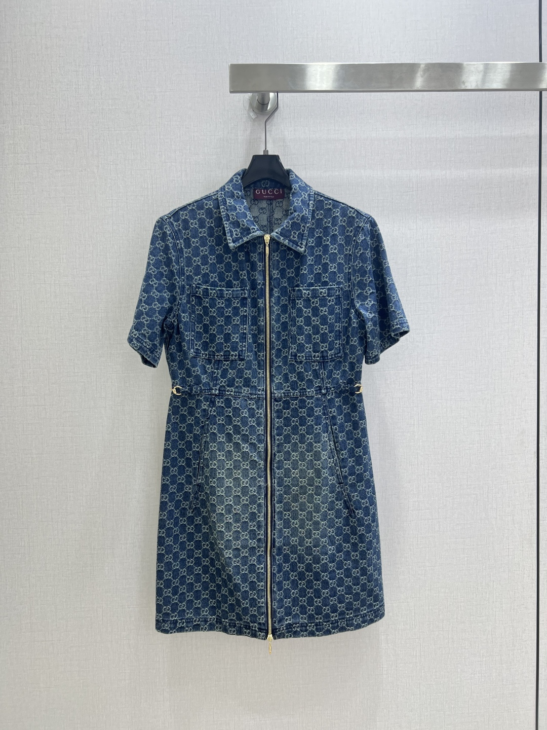 NO:905218,Highly recommended 26 spring and summer new style, jacquard zipper denim dress, denim denim dress, high-end production ~ super fashionable, cool and sassy upper body, fine texture, natural cotton feel, muscular feel, super beautiful!  The details and workmanship are super good, new products are in stock, unboxing and grabbing, one color SML code, high quality,,skirts,19860909强烈推荐 26春夏新款 提花拉链牛仔连衣裙 丹宁牛仔连衣裙 高版出品～超时髦 上身又酷又飒爽 纹理细腻,棉感自然,有筋骨感,超级漂亮！细节做工超级好,新品现货开箱开抢 一个色 SML码 高品质,,skirts,,Women's clothing