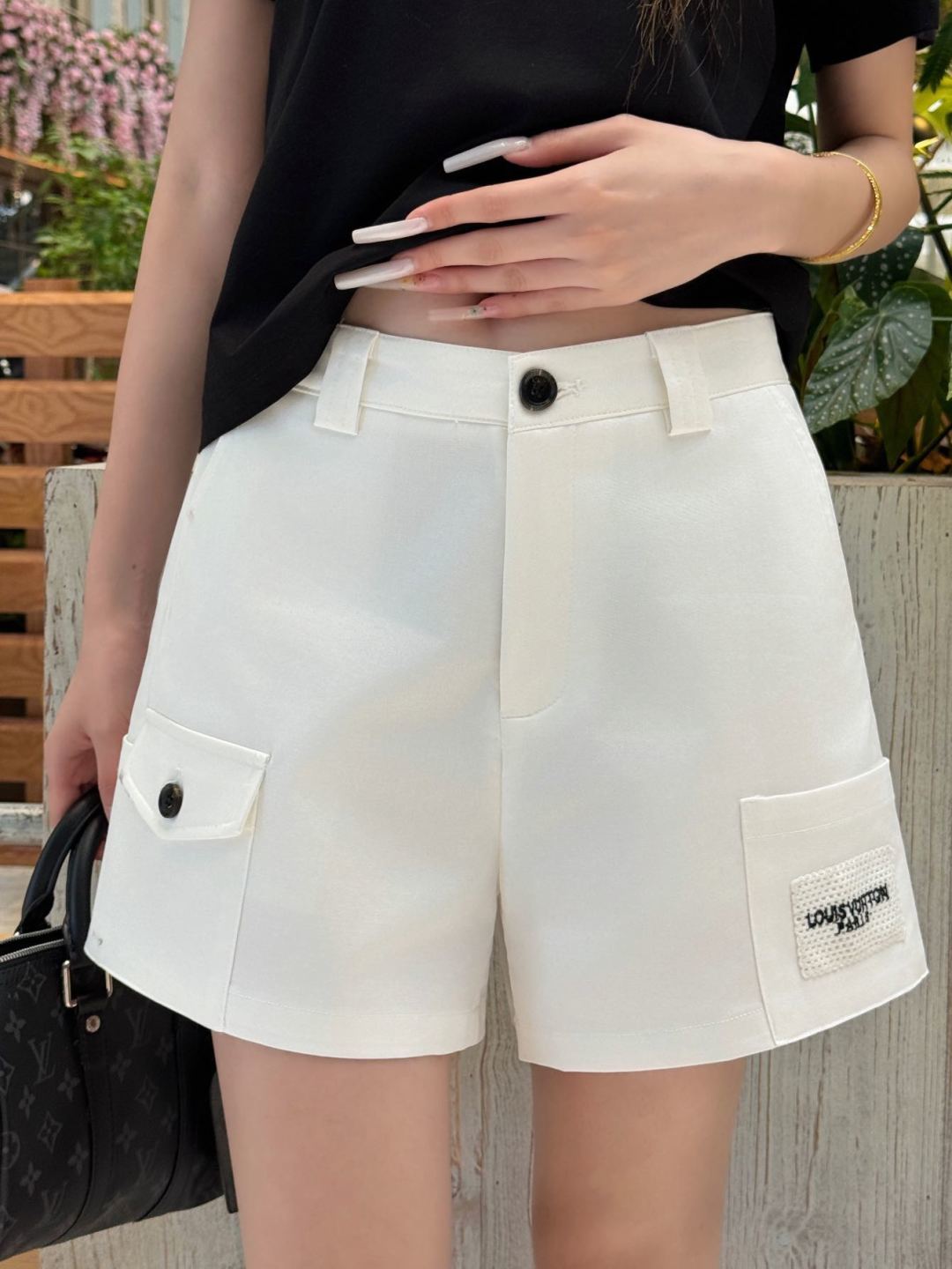 NO:930686,The set of upper body pictures includes,,19860909上身图 一套有,,,Women's clothing