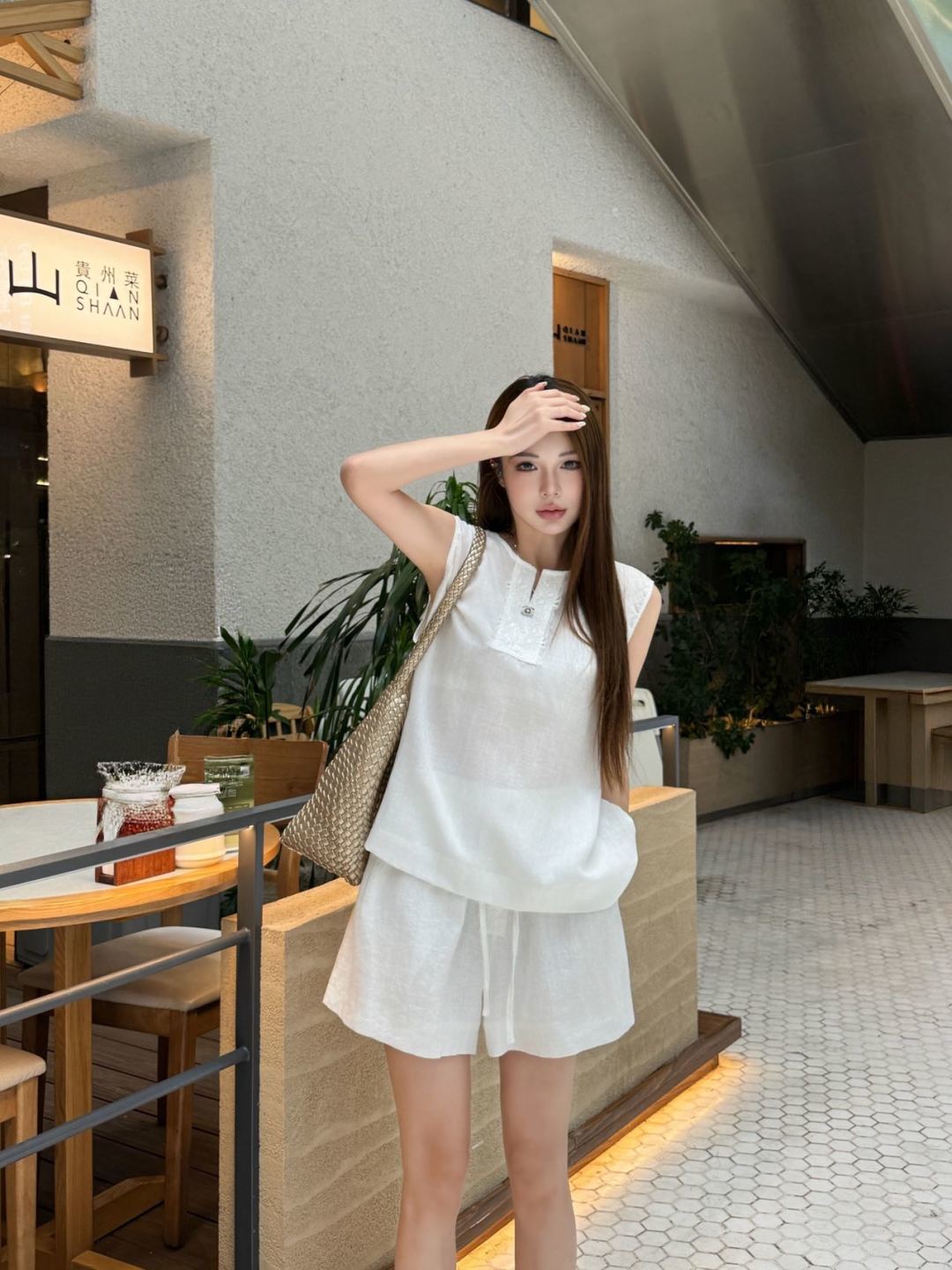 NO:930668,The set of upper body pictures includes,,19860909上身图 一套有,,,Women's clothing