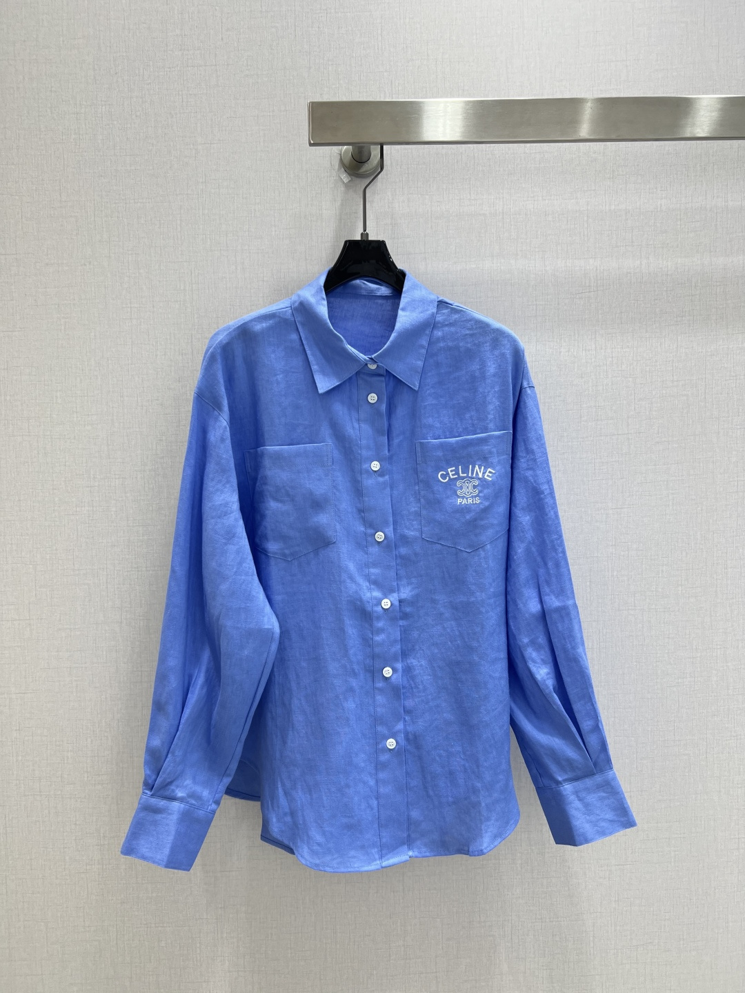 NO:947531,Highly recommended 26 spring and summer new style embroidered pocket lapel shirt, lapel pocket embroidered letter shirt, customized pure linen fabric, light, breathable and comfortable, the colors are super beautiful on the upper body, the rate of return is super high, three colors SML code, high quality, shirts,19860909强烈推荐 26春夏新款 刺绣口袋翻领衬衫 翻领口袋刺绣字母衬衣 定制纯亚麻面料,轻薄透气舒适,颜色上身都超好看,回头率超级高 三个色 SML码 高品质,,shirts,,Women's clothing