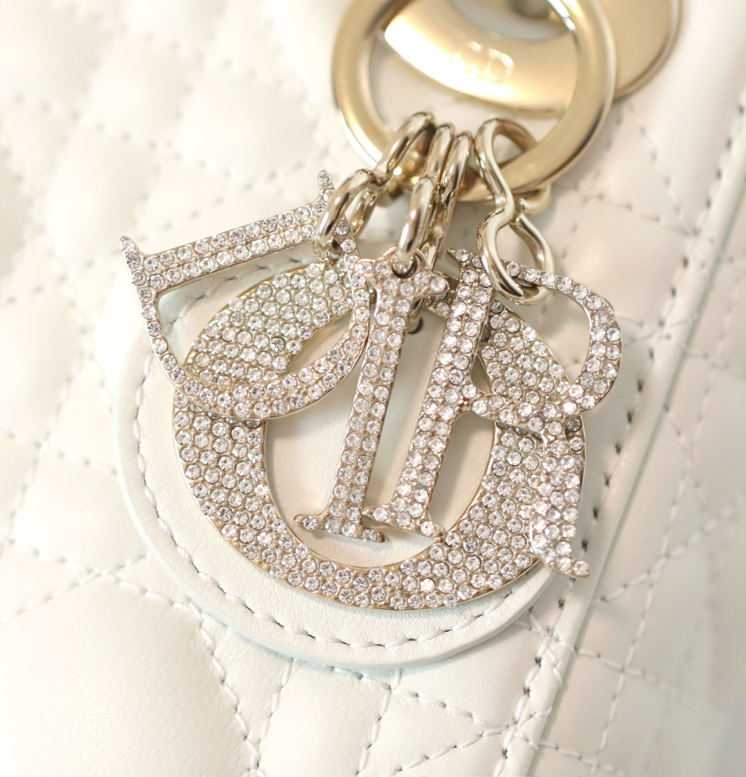 【Más detalles】 ✦Hebilla de diamante de tres rejillas blanca✦