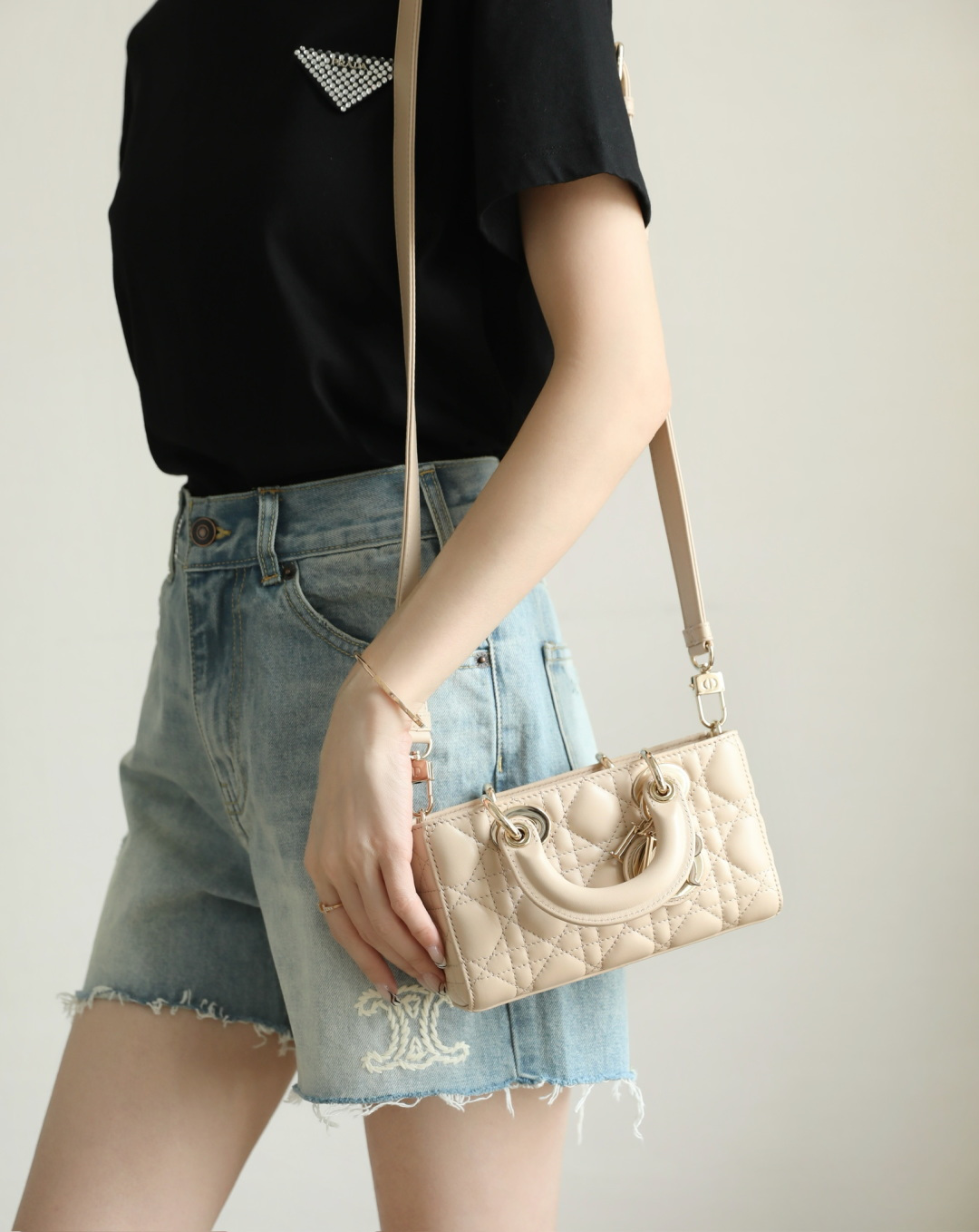 Viene en un nuevo tamaño con una apariencia clásica 🏆 𝗗-𝗝𝗼𝘆 mini bolso nuevo tamaño de 19 cm