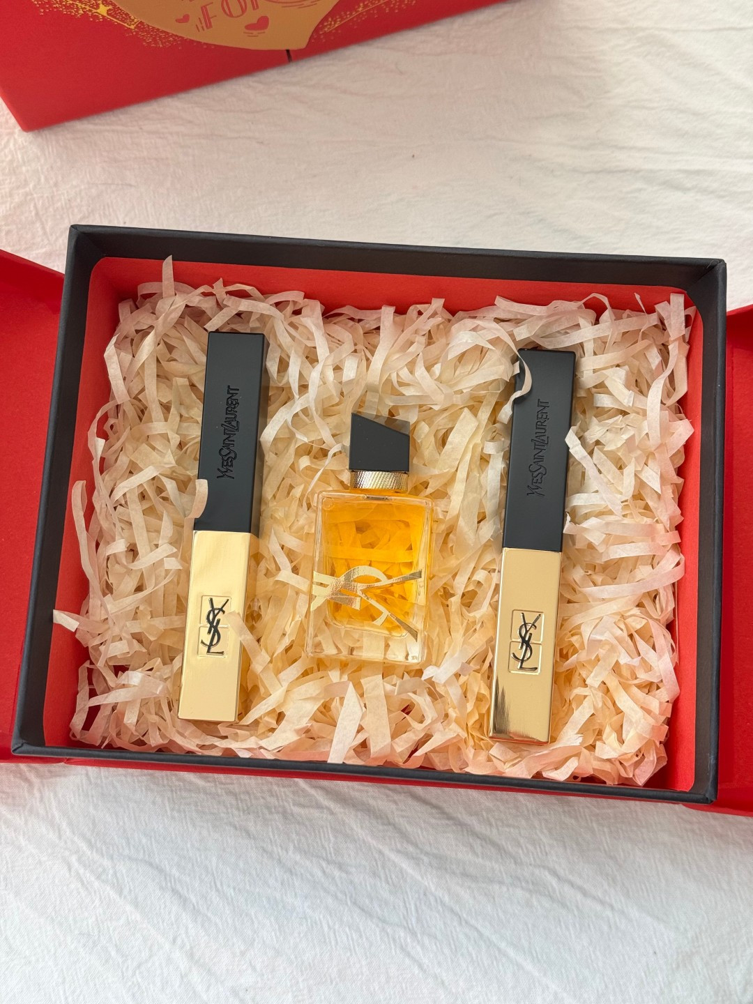 套盒内含 4