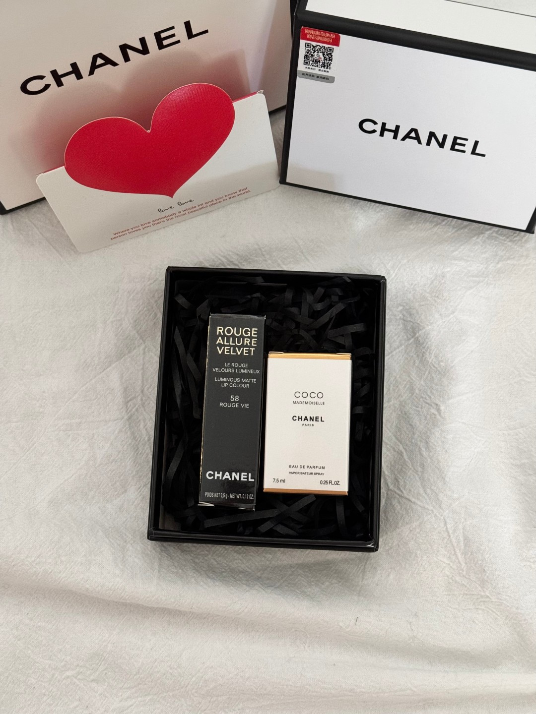 p80!#醉牛P的货,真正的糕端,兄弟姐妹萌务必点进来看下,不计成本就是放浮力#
【香奈儿N58coco两件套小礼套】掌柜毒家渠D就一批十几套,每盒都带海南免税防伪贴,刮开涂层扫码输入串码即可显示为正规产品!绝D牛P的防伪机制和包装,拿到手真的拍案叫绝!根本不用呐喊,手速要快,必须靠抢!
套盒内含:
1️⃣香奈儿按压口红N58#色号
2️⃣香奈儿coco香水7.5ml
3️⃣爱心贺卡❤️
4️⃣拉菲草
大千世界,相遇即是缘分,错过后就再也遇不到了,必须把握机会,逆T爆款,这种J格=捡白菜,闭眼抢!
⚠️口红不支持涂抹试用!!一旦影响到二次销售不退不换!!敬请谅解!!