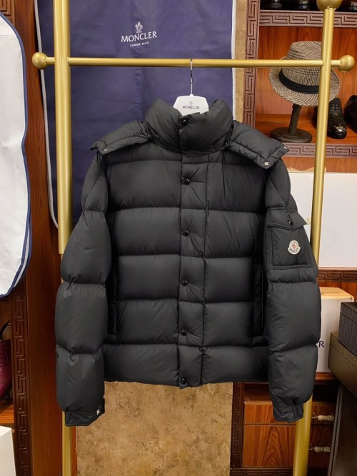 Moncler 2024 Fall/Winter Down Jacket, 90% Down, Logo, Lightweight, Warm 1 Moncler 2024 Fall/Winter Down Jacket, 90% Down, Logo, Lightweight, Warm