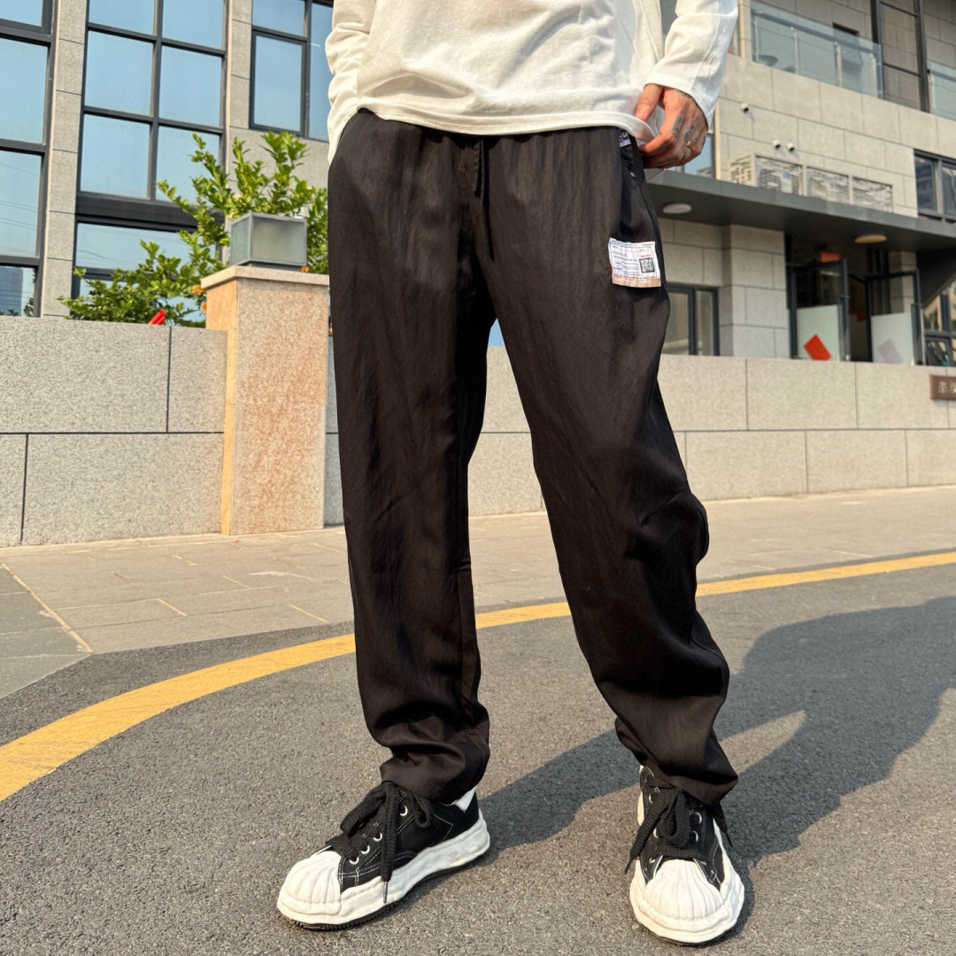 NO:159523,YMM's new casual trousers are made of high-quality materials, which is eye-catching enough to wear and a great turnaround rate!  The front logo letter embroidery craftsmanship, the same style as men and women!  Number of codes 29.30.31.32.33.34.36,,alexander wang19860909YMM新款休闲长裤采用优质材料,搭上身足够吸睛且回头率爆棚！前幅标识字母刺绣工艺,男女同款！码数29.30.31.32.33.34.36,,alexander wang,Men's clothing