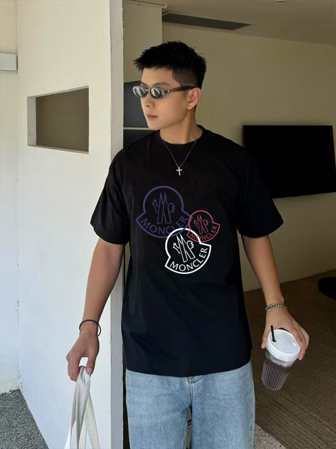 NO:159542,Moncle* 2025 summer new style, personalized logo print, custom fabric 300 short-sleeved T-shirt, same style for men and women, size S M L XL XXL Five sizes Color black Lake green sky blue purple,,christian louboutin,Moncler,T-shirt,tees,t-shirt,alexander wang19860909Moncle* 蒙口2025夏季新款 个性logo印花 定制面料300 短袖t恤 男女同款 尺码S M L XL XXL 五个码 颜色黑色 湖绿色 天蓝色 紫色,,christian louboutin,Moncler,T-shirt,tees，t-shirt,alexander wang,Men's clothing