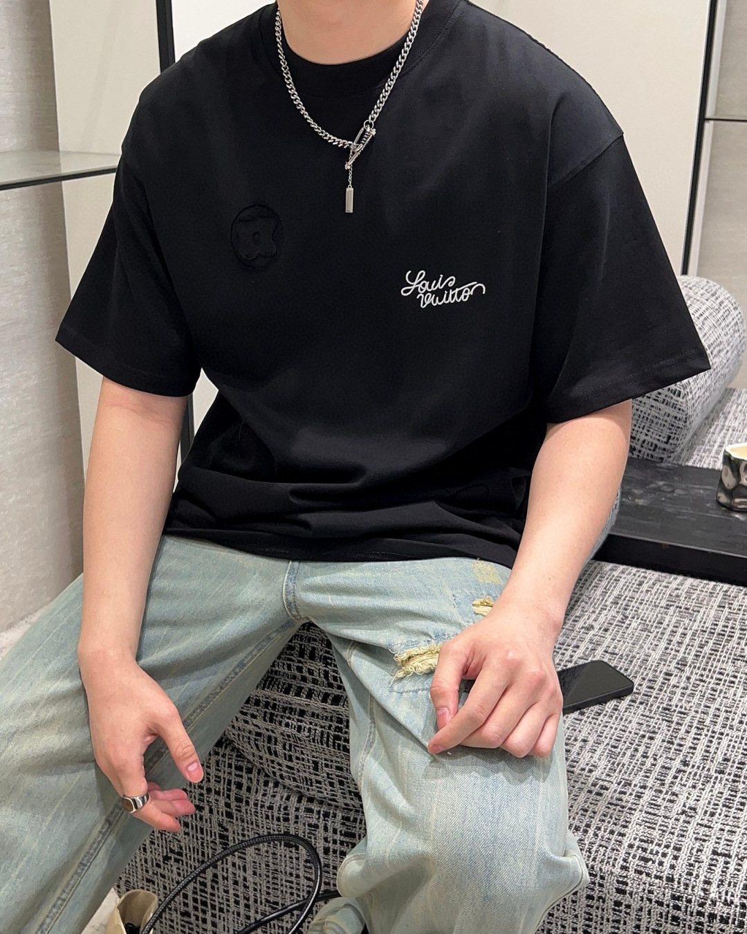 NO:159551,25 spring and summer heavy half-sleeved LV new short-sleeved short-sleeved color black white size S M L XL fit silhouette, louis vuitton, T-shirt, alexander wang1986090925春夏重磅半袖LV新款短袖上新 颜色 黑色 白色 尺寸S M L XL 版型廓形,,louis vuitton,T-shirt,alexander wang,Men's clothing