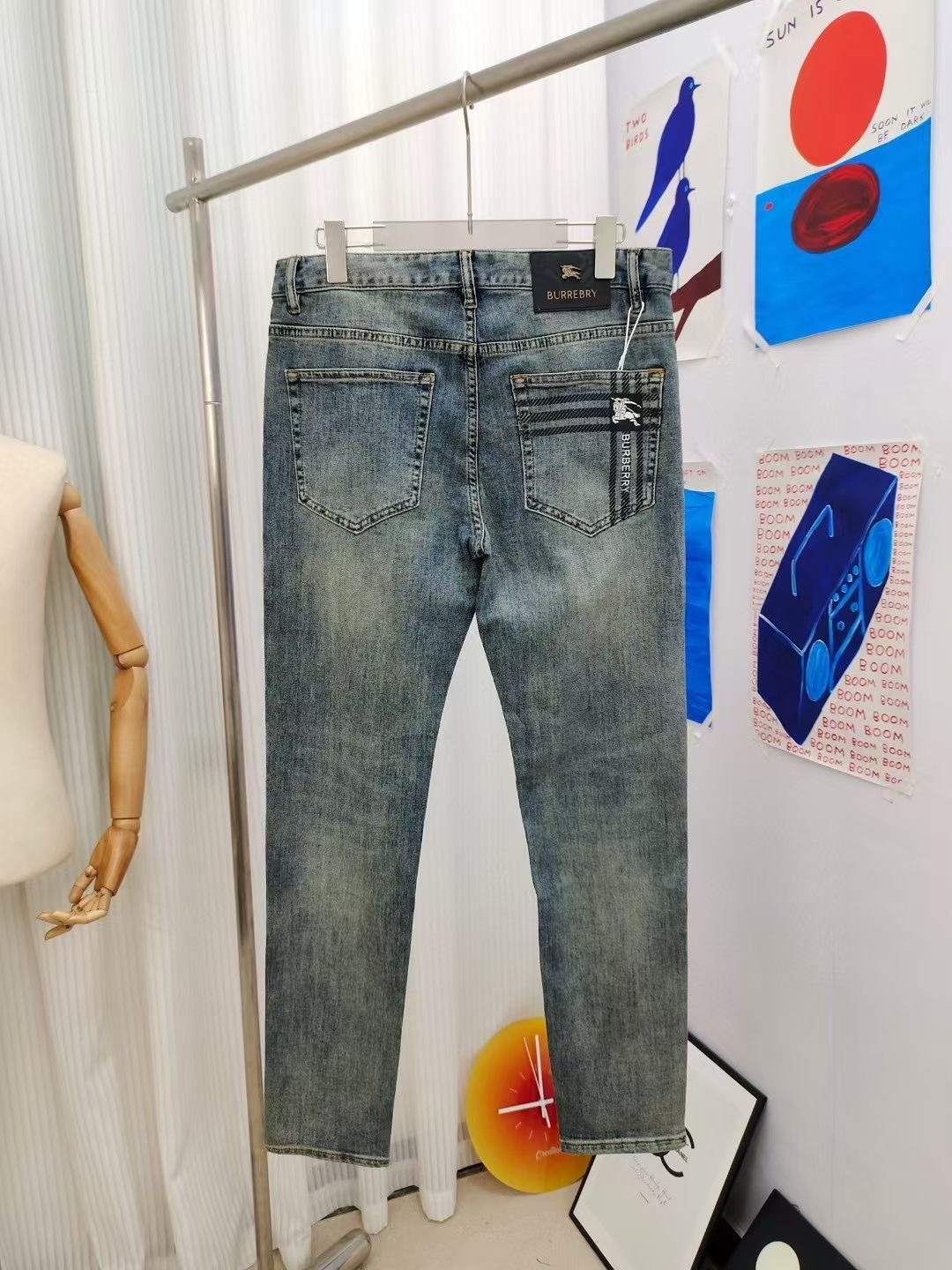 NO:411329,2025 spring and summer new style Burberry jeans 29-38, burberry, jeans, alexander wang198609092025春夏新款 巴宝莉牛仔裤 29-38,,burberry,jeans,alexander wang,Men's clothing