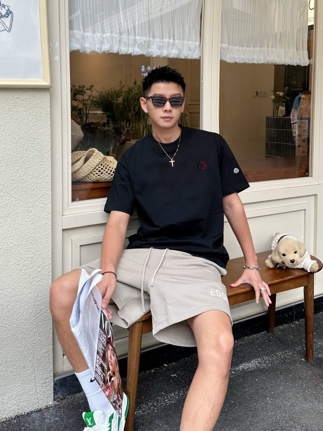 NO:411344,MONCL* hooded * 2025 spring and summer new short-sleeved T-shirt heavy cotton letter logo embroidery color black and white S M L XL XXL,,Moncler,T-shirt,tees,t-shirt,alexander wang19860909MONCL* 蒙口* 2025春夏新款短袖T恤 重磅纯棉字母logo绣花 颜色黑色白色 码数S M L XL XXL,,Moncler,T-shirt,tees，t-shirt,alexander wang,Men's clothing