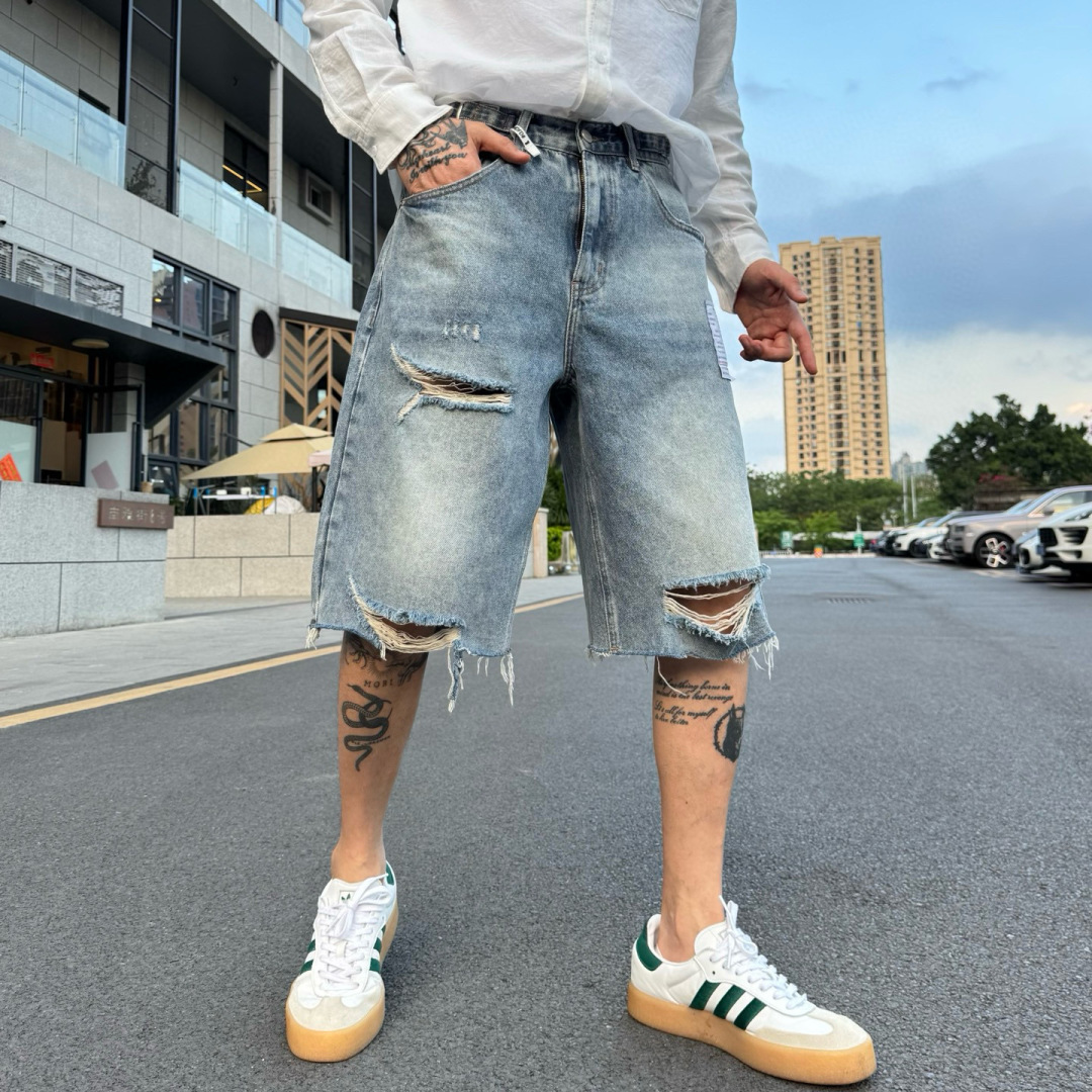 NO:411555,YMM casual denim shorts custom counter top denim fabric, full of ragged style design, super stylish upper body, heavy industrial washing, super handsome!  S-2XL high-end goods, shorts, alexander wang19860909YMM休闲牛仔短裤定制专柜顶级牛仔面料,破烂风设计感十足,上身超级有型,重工水洗,超级帅气十足！码数S-2XL 高端货品,,shorts,alexander wang,Men's clothing