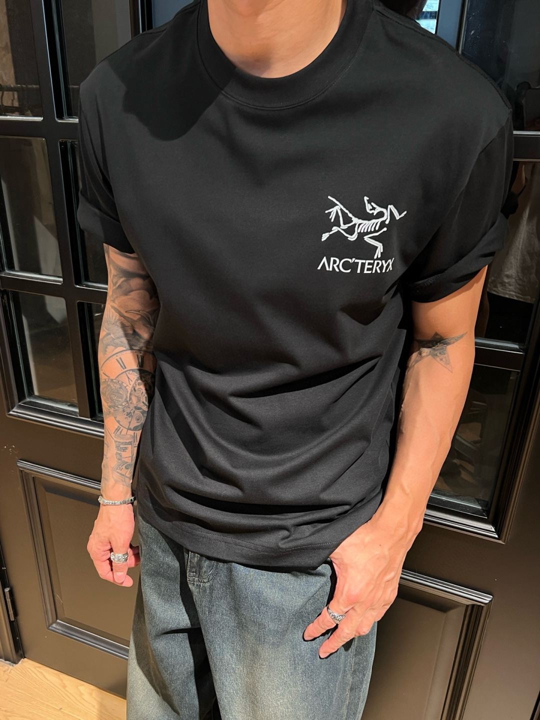 NO:411591,Archaeoptera bird's new summer logo printed short-sleeved T-shirt is so amazing. The pure cotton material is super comfortable, soft and skin-friendly, breathable and sweat-absorbing. The loose style is casual and versatile. It looks good no matter how you wear it. It is simply a must-have artifact in summer. I love it. Colors black, white, brown, wine red. S-2XL, arc'teryx, T-shirt,tees, t-shirt, alexander wang19860909始祖鸟2025夏季新款logo印花短袖T恤太绝啦.纯棉材质超舒服,柔软亲肤,透气又吸汗.宽松的版型,休闲又百搭,怎么穿都好看,简直是夏日必备神器.爱了爱了. 颜色黑、白、咖色、酒红 码数S-2XL,arc'teryx,T-shirt,tees，t-shirt,alexander wang,Men's clothing