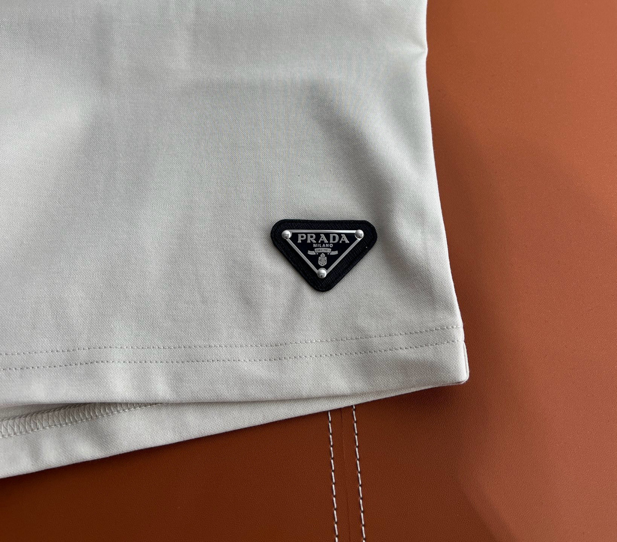 “Breathable Cotton Summer Shorts with 3D Logo Print for Men – Black Almond” - 图片 3