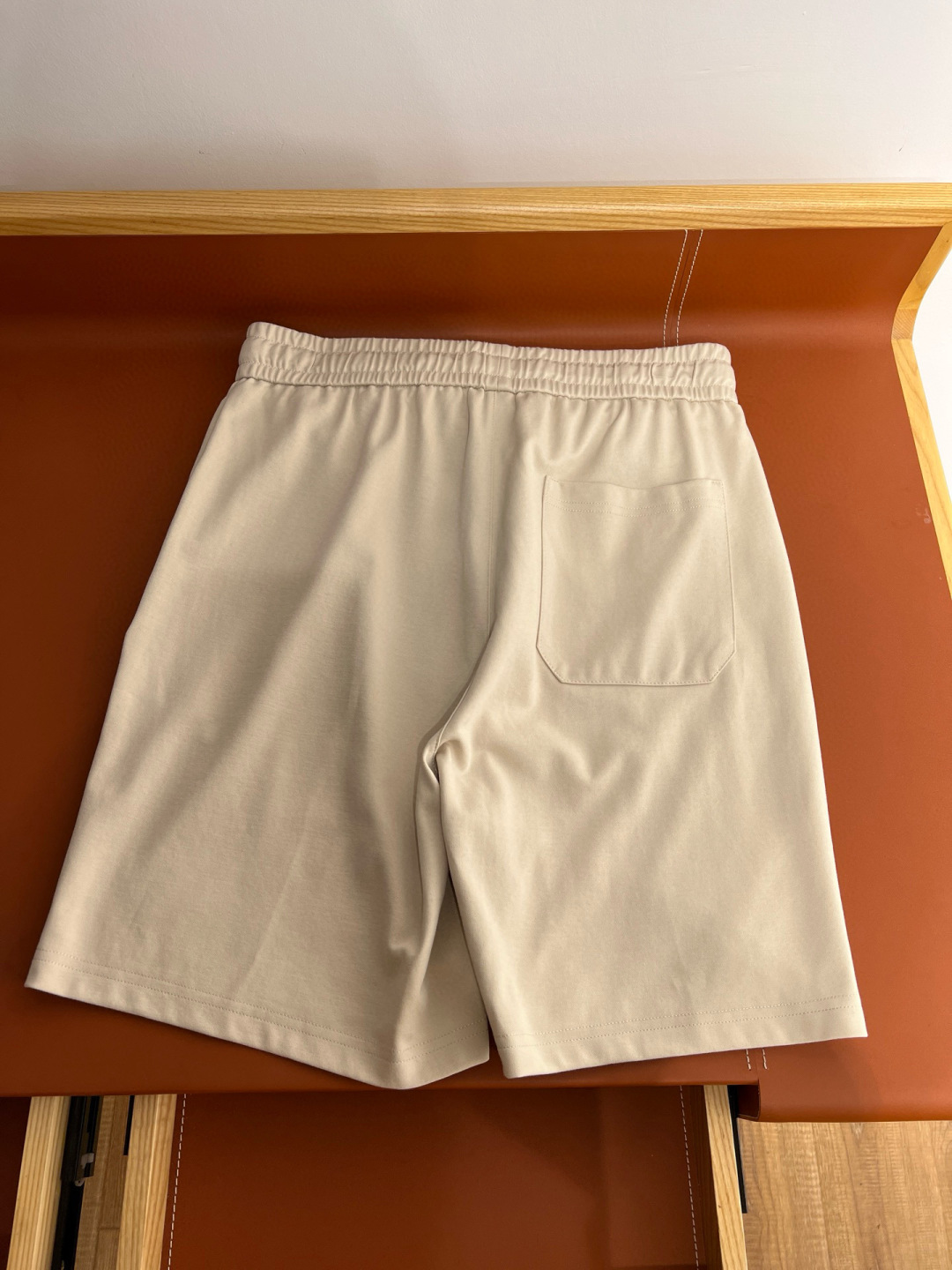 “Breathable Cotton Summer Shorts with 3D Logo Print for Men – Black Almond” - 图片 6