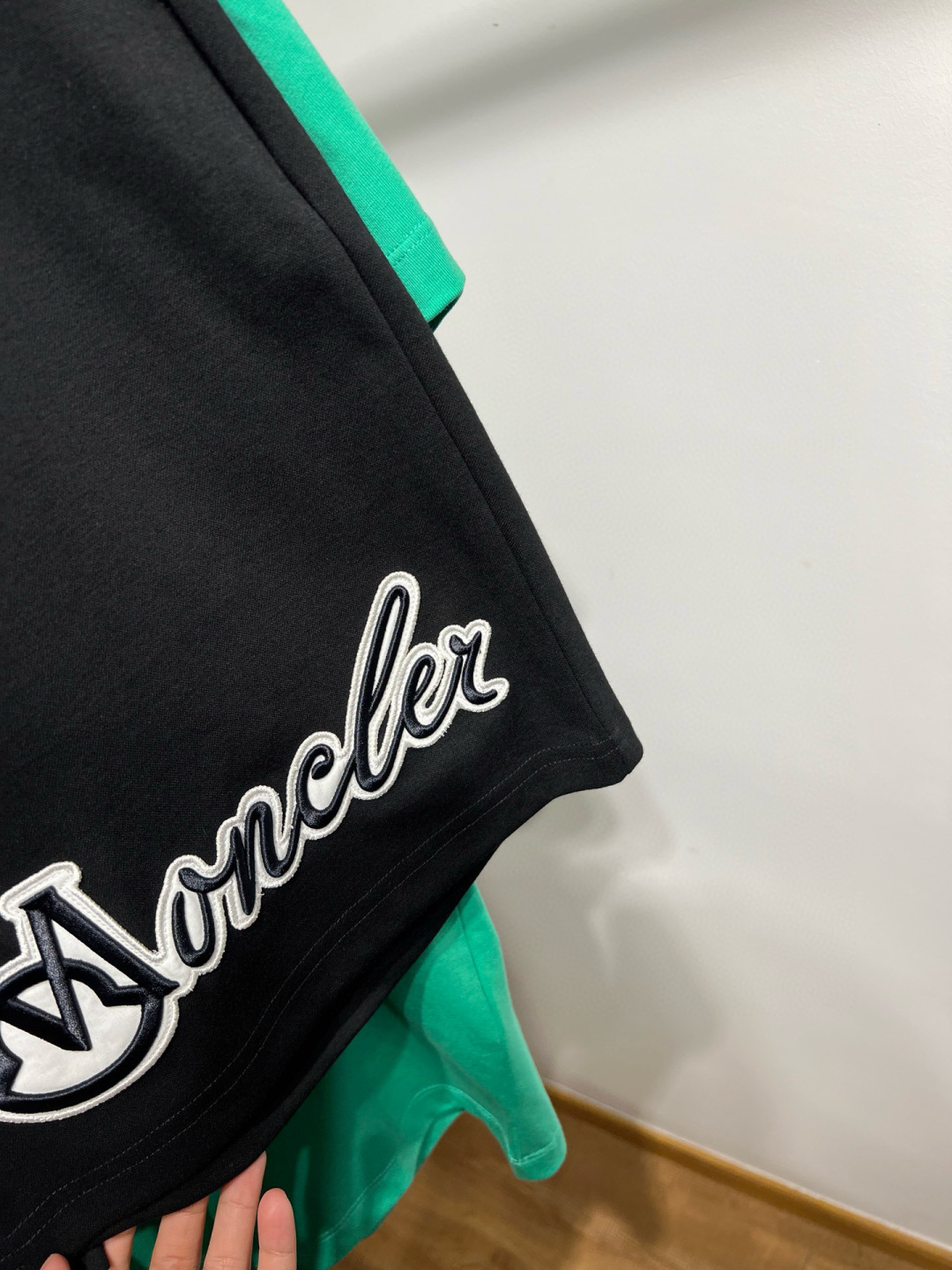 “Summer Fresh: Pure Cotton Leisure Shorts with Unique Embroidery Detail in Various Sizes” - 图片 4