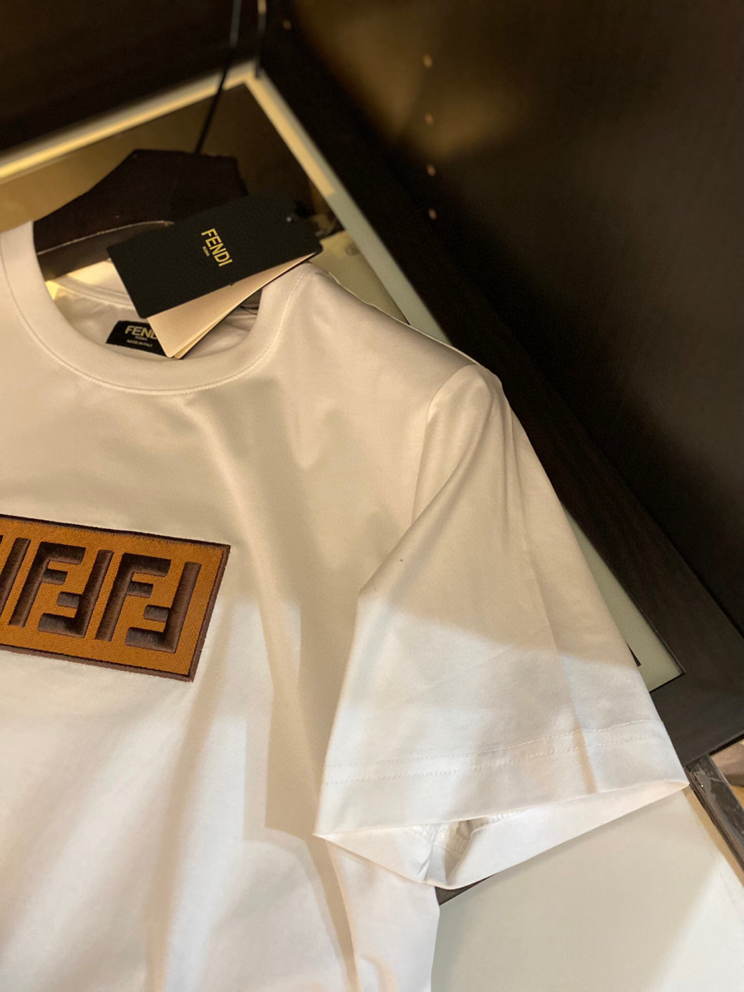 
【现货，四季款】FD新款双F刺绣短袖T恤   最新系列再次延续大热的品牌LOGO          正