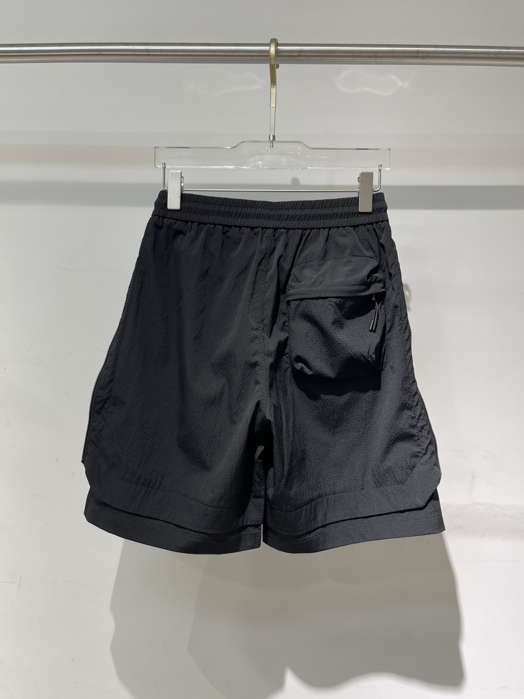 
2025春夏新款
工装双侧拉链短裤
M-3XL