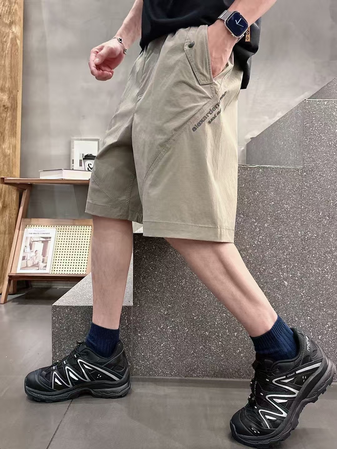 
大王休闲裤
季度：2025夏款
尺码：M-3XL
版型：宽松休闲裤
工艺：特种纱线(超细、异形结构纱使