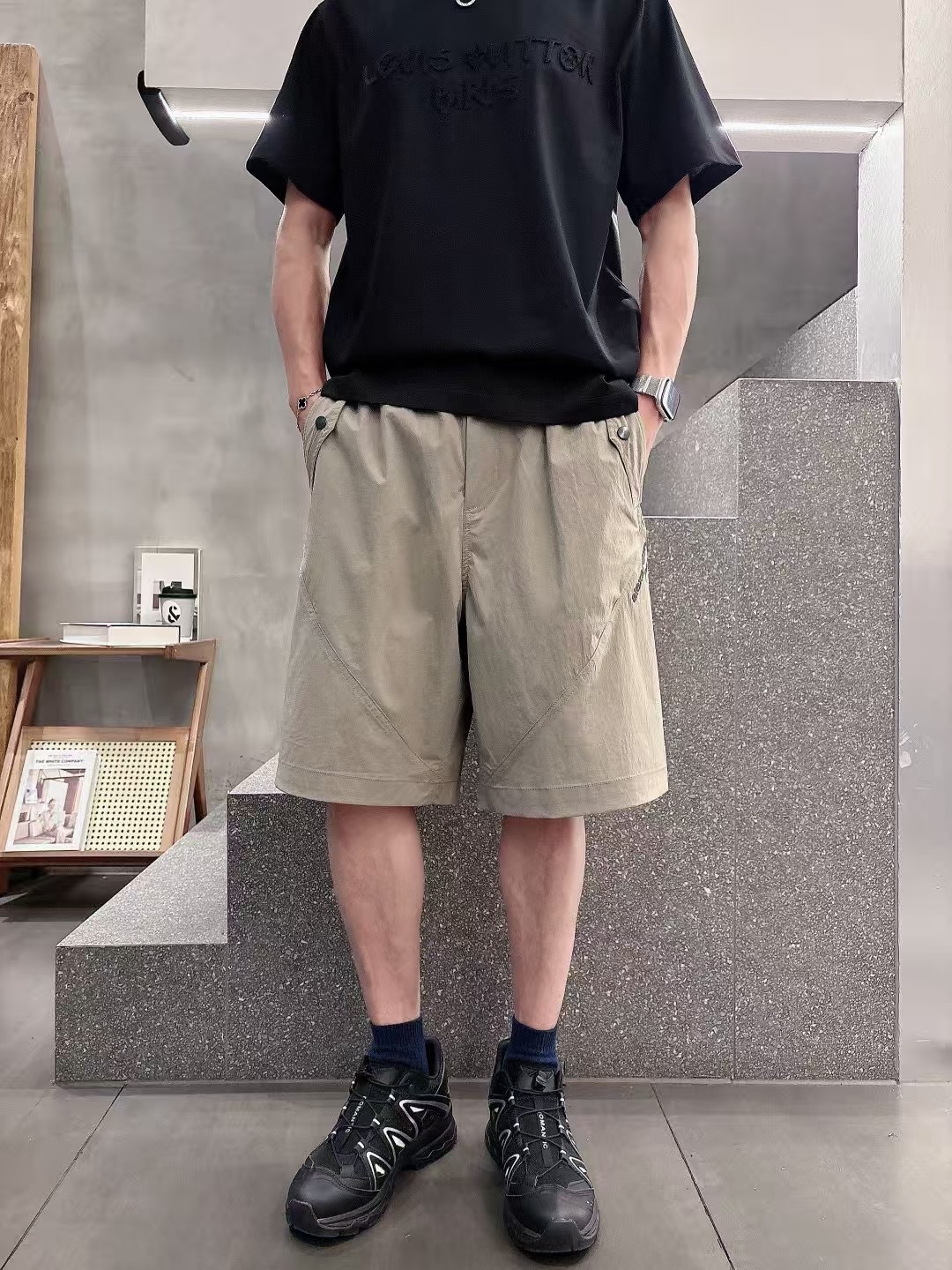 
大王休闲裤
季度：2025夏款
尺码：M-3XL
版型：宽松休闲裤
工艺：特种纱线(超细、异形结构纱使