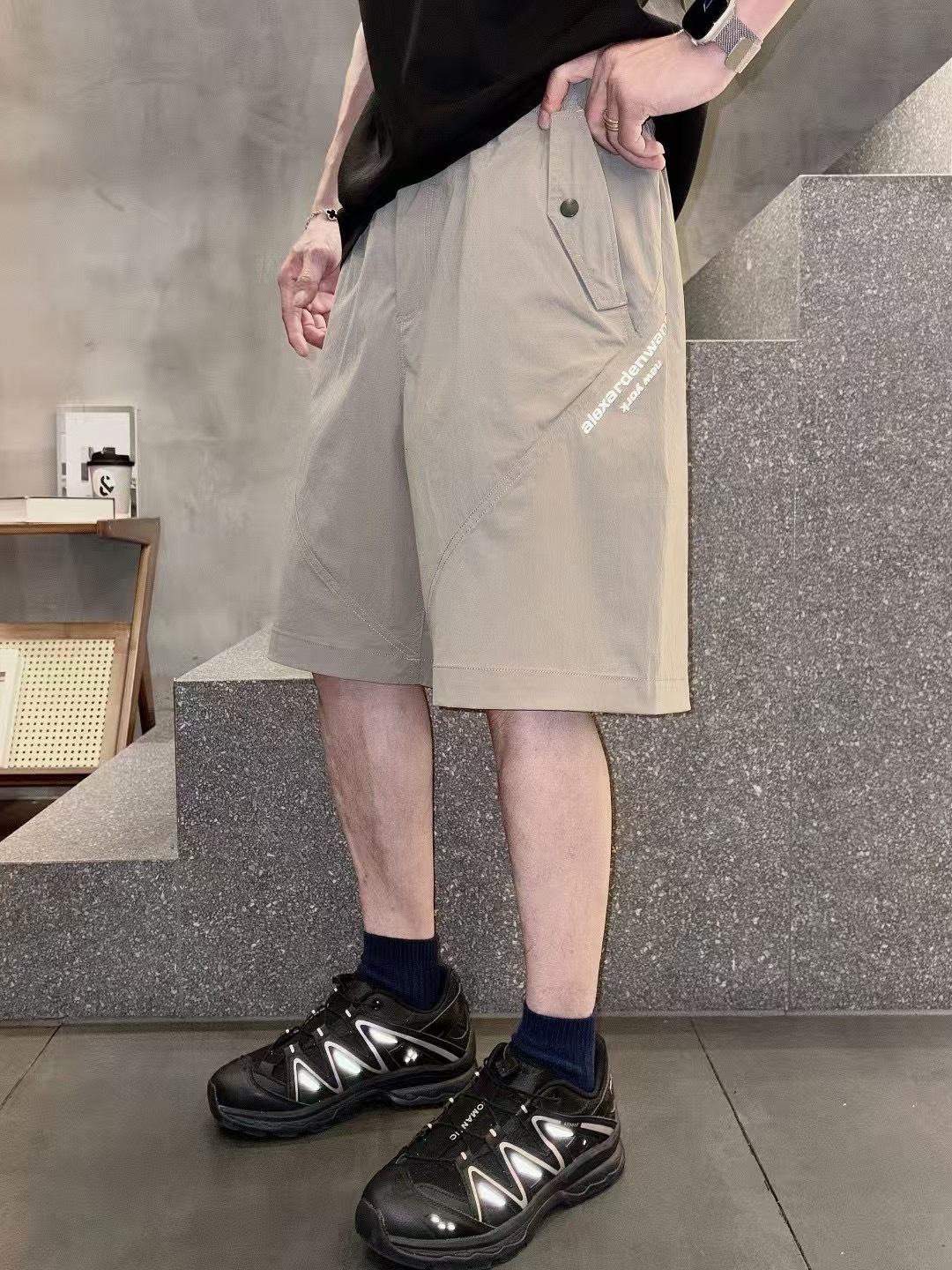 
大王休闲裤
季度：2025夏款
尺码：M-3XL
版型：宽松休闲裤
工艺：特种纱线(超细、异形结构纱使