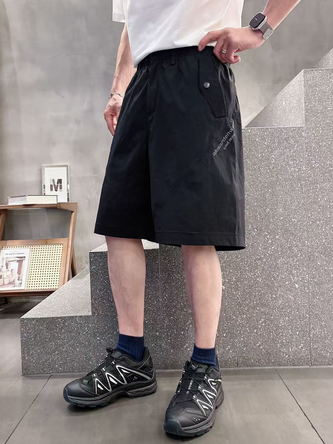 
大王休闲裤
季度：2025夏款
尺码：M-3XL
版型：宽松休闲裤
工艺：特种纱线(超细、异形结构纱使