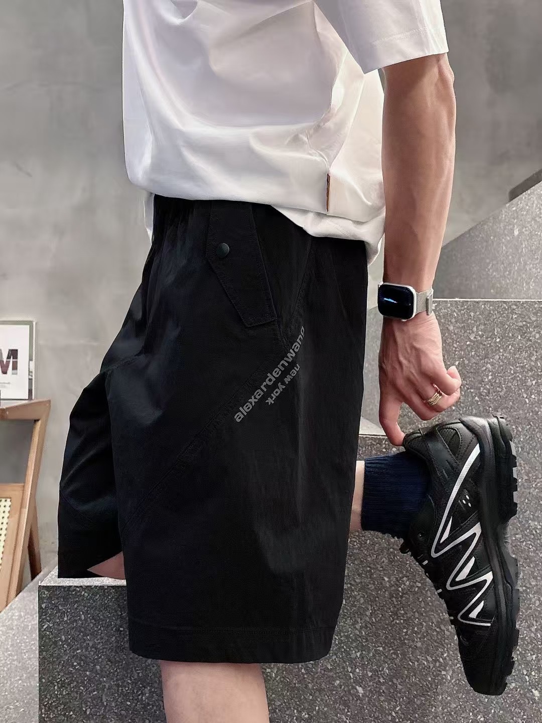 
大王休闲裤
季度：2025夏款
尺码：M-3XL
版型：宽松休闲裤
工艺：特种纱线(超细、异形结构纱使