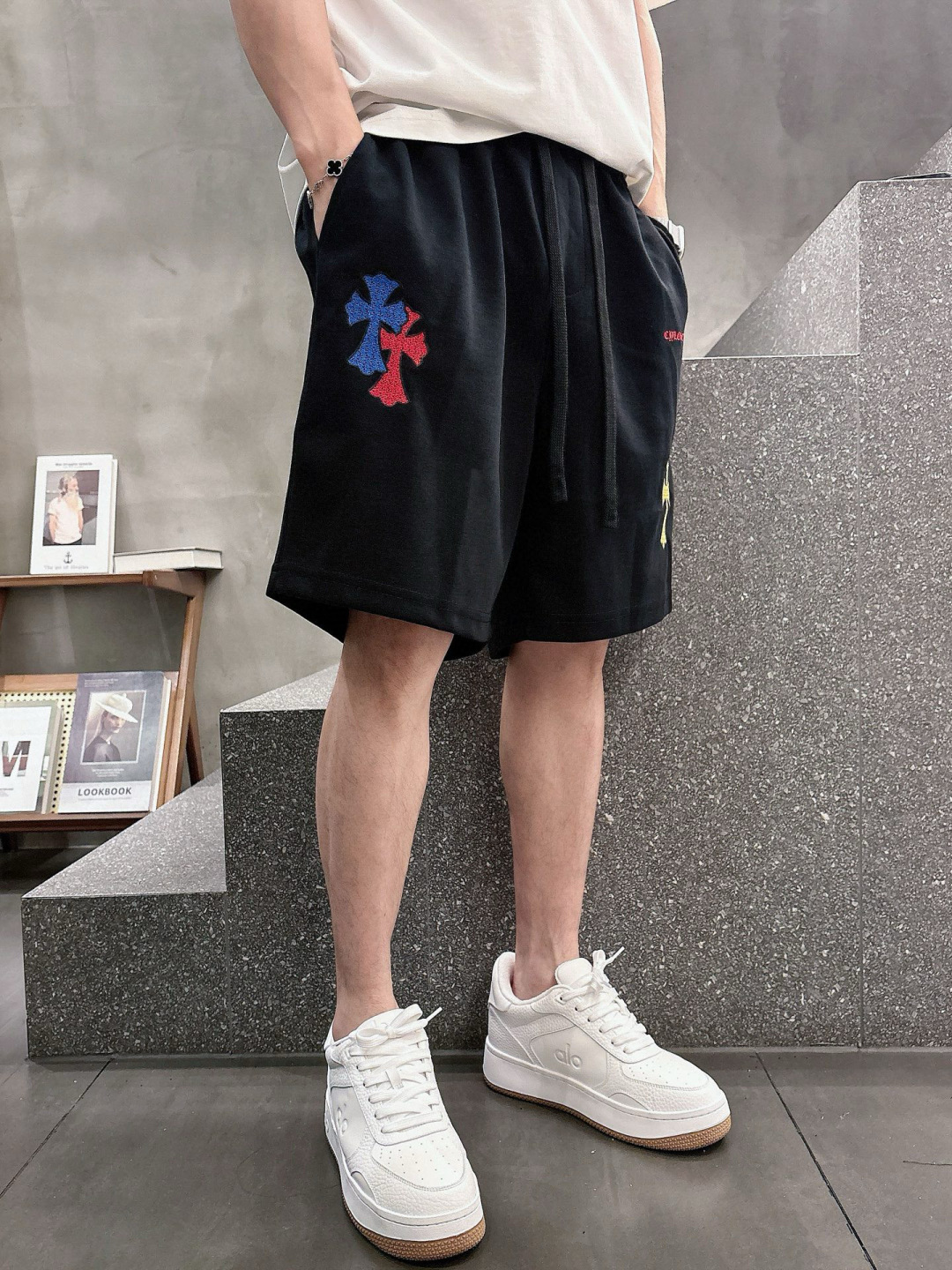 
2025春夏新款
克罗心刺绣短裤
M-3XL