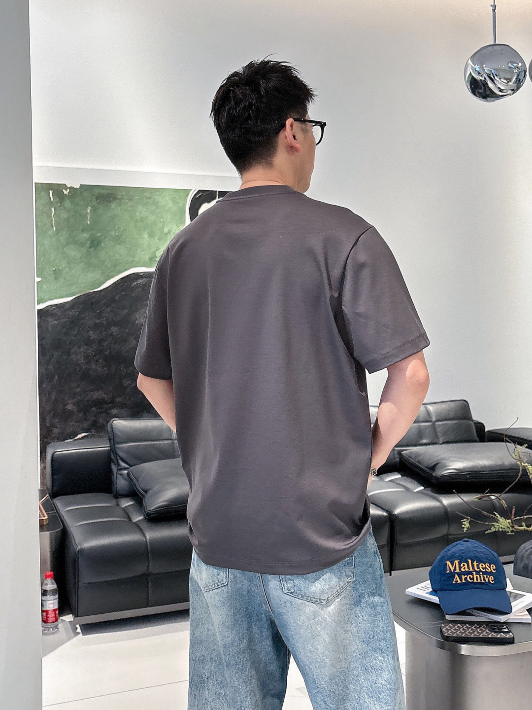 
2025春夏系列
🔥🔥H8025🔥🔥
1.颜色：黑色 白色 石磨灰 金铜色
2.尺码M-5XL
3.版