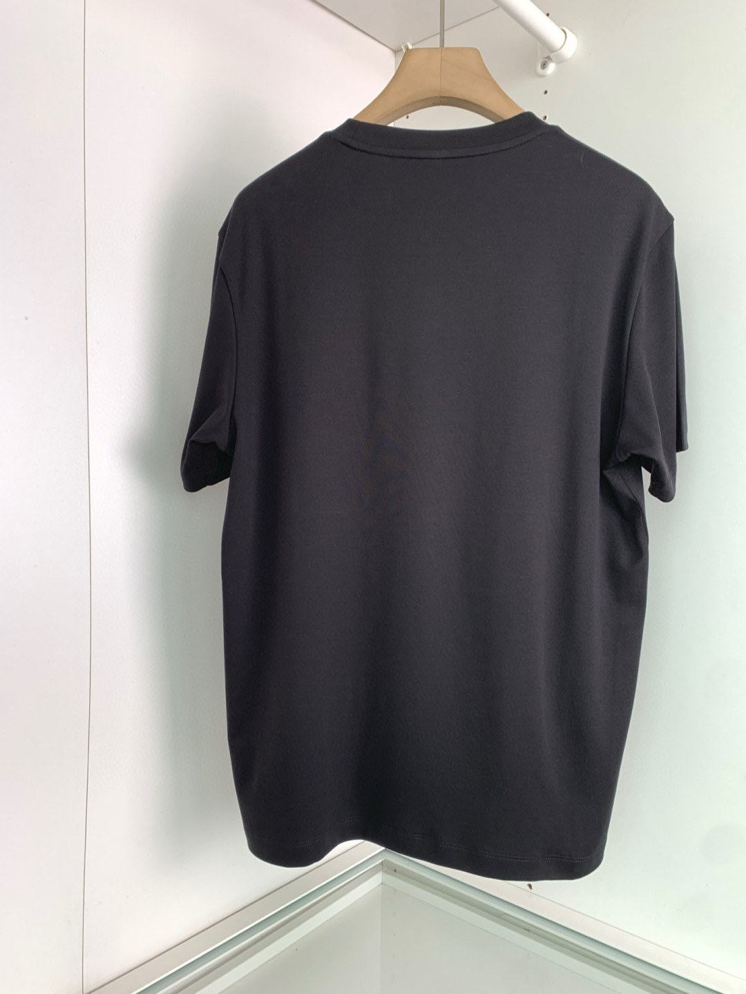 
2025春夏系列
🔥🔥H8025🔥🔥
1.颜色：黑色 白色 石磨灰 金铜色
2.尺码M-5XL
3.版