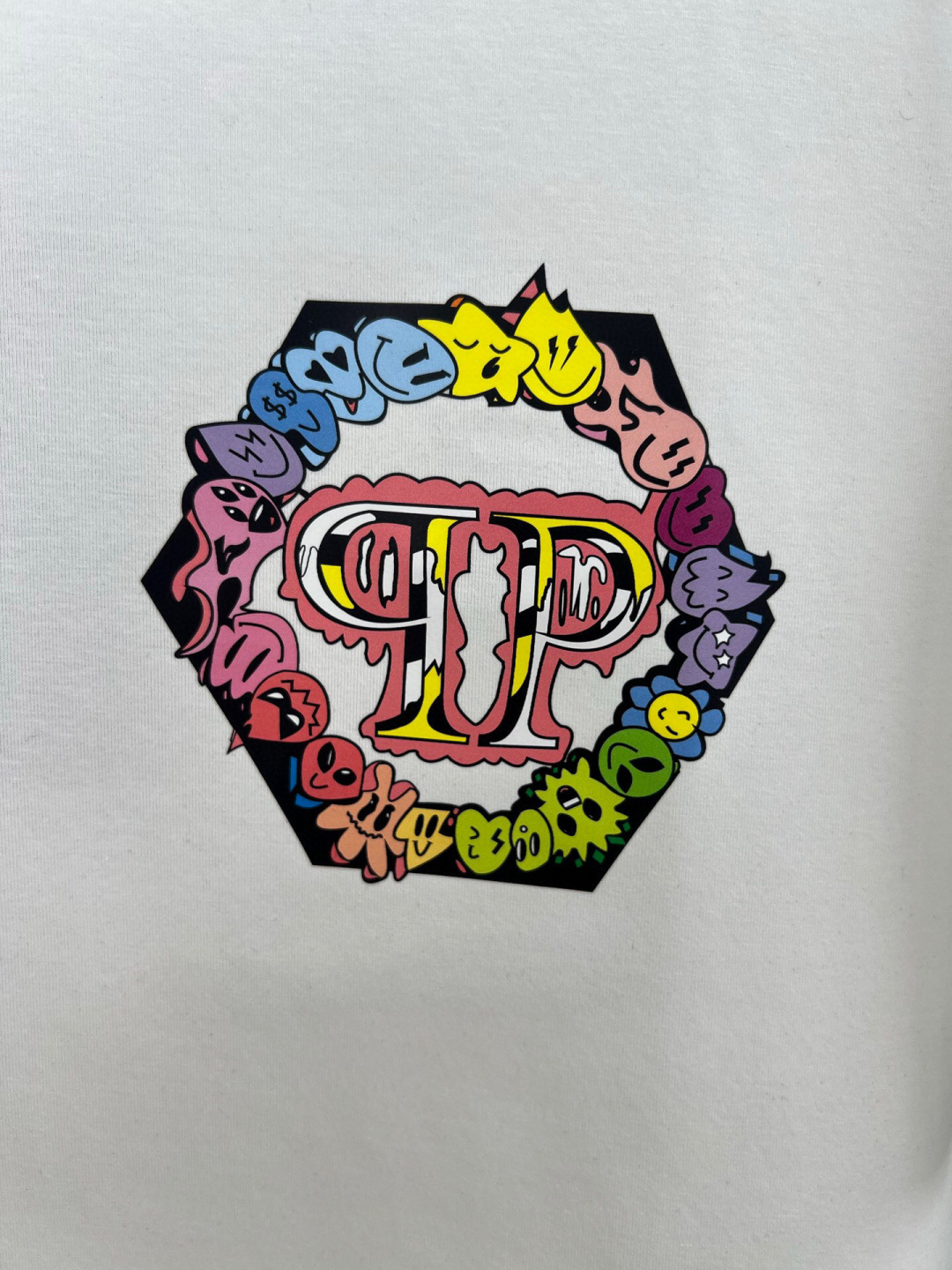 
PHILIPP PLEIN 25春夏新品数码印花标识圆领短袖T恤，采用定制80支双股丝光棉面料；黑色 
