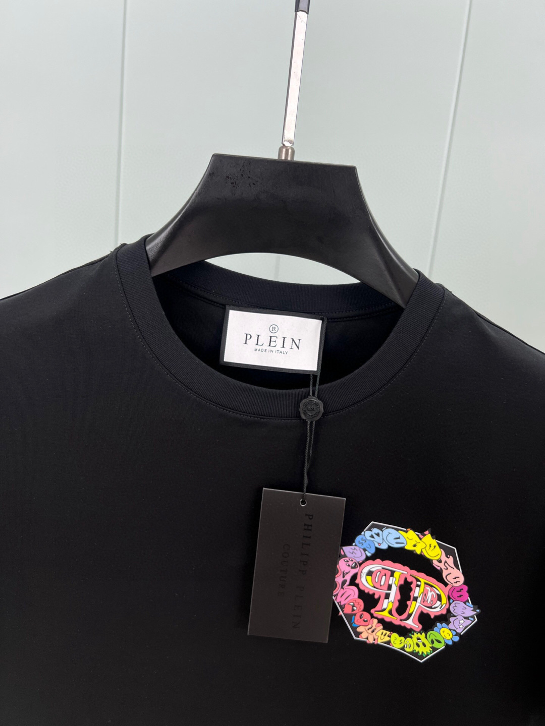 
PHILIPP PLEIN 25春夏新品数码印花标识圆领短袖T恤，采用定制80支双股丝光棉面料；黑色 
