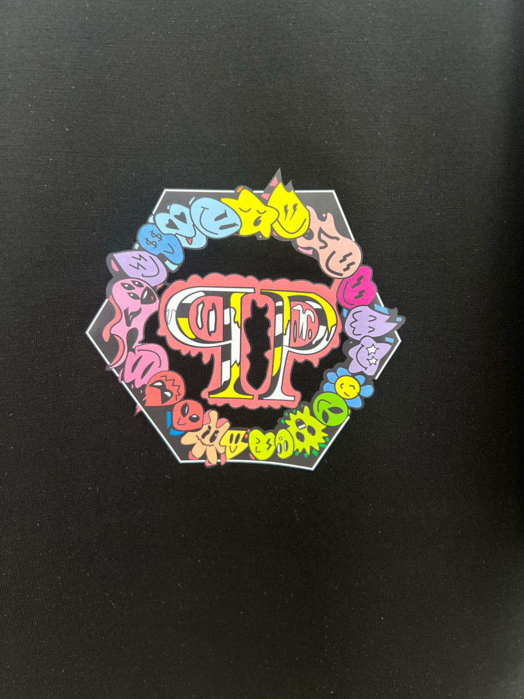 
PHILIPP PLEIN 25春夏新品数码印花标识圆领短袖T恤，采用定制80支双股丝光棉面料；黑色 