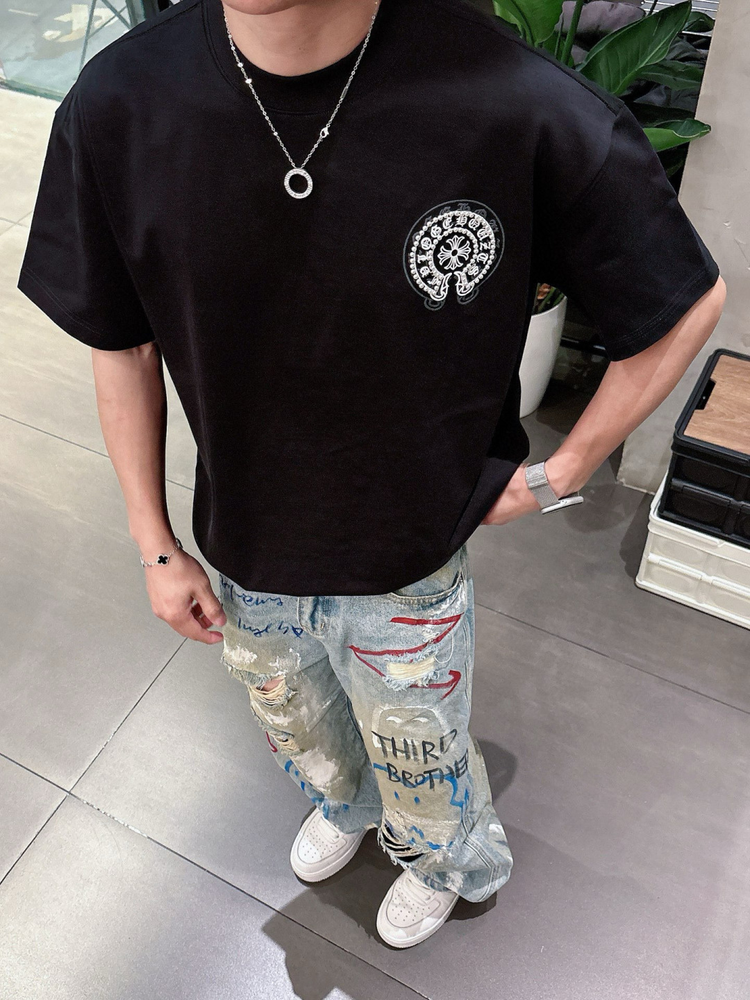  
2025春夏新款
克罗心短袖
M-3XL 