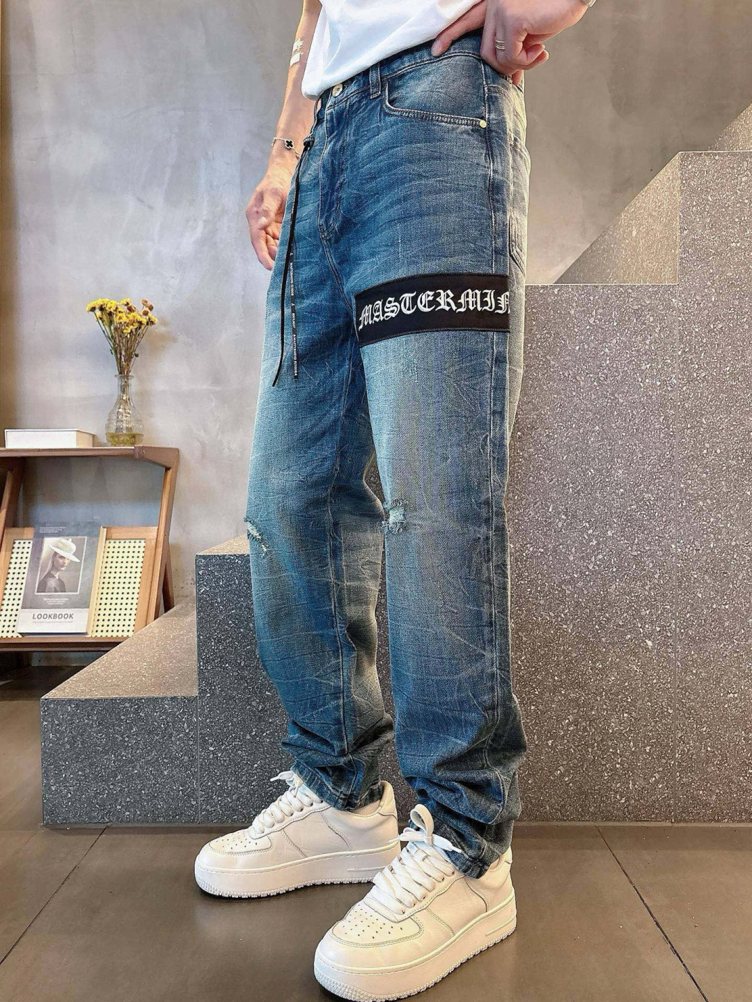 Fashionable 2025 Skull-Headed Man Jeans with Unique Design and Quality Materials - 图片 4
