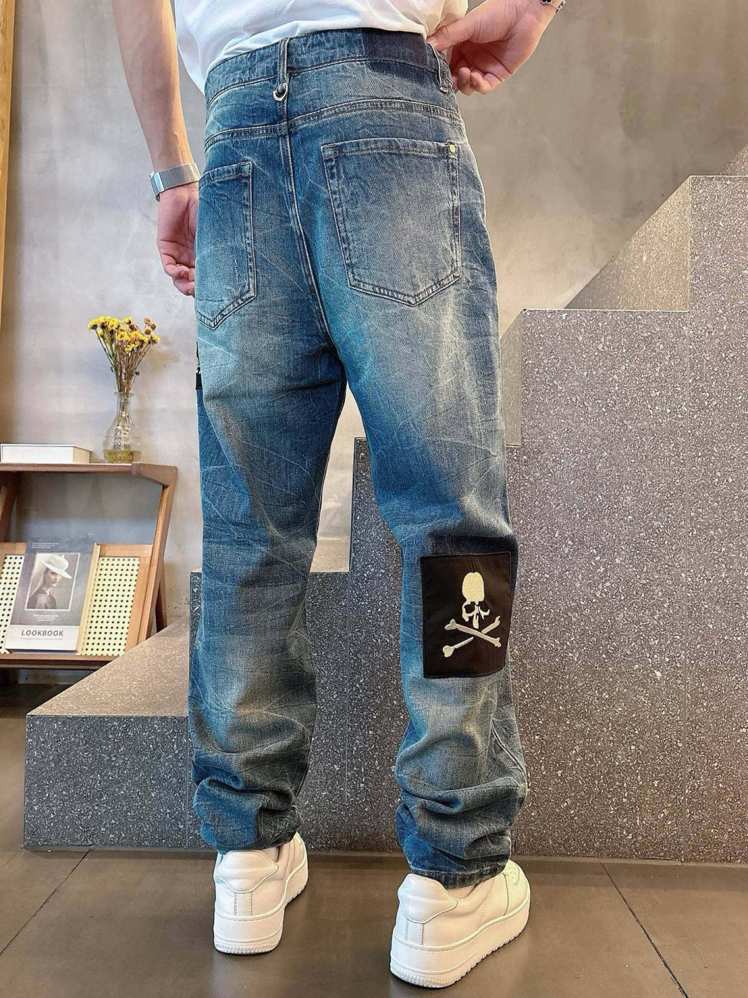 Fashionable 2025 Skull-Headed Man Jeans with Unique Design and Quality Materials - 图片 2
