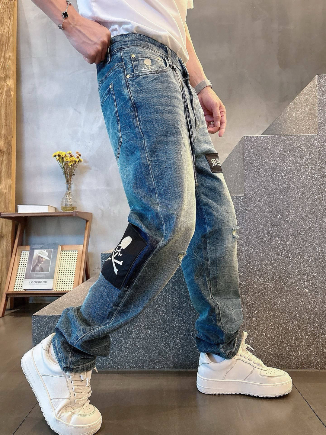 Fashionable 2025 Skull-Headed Man Jeans with Unique Design and Quality Materials - 图片 5