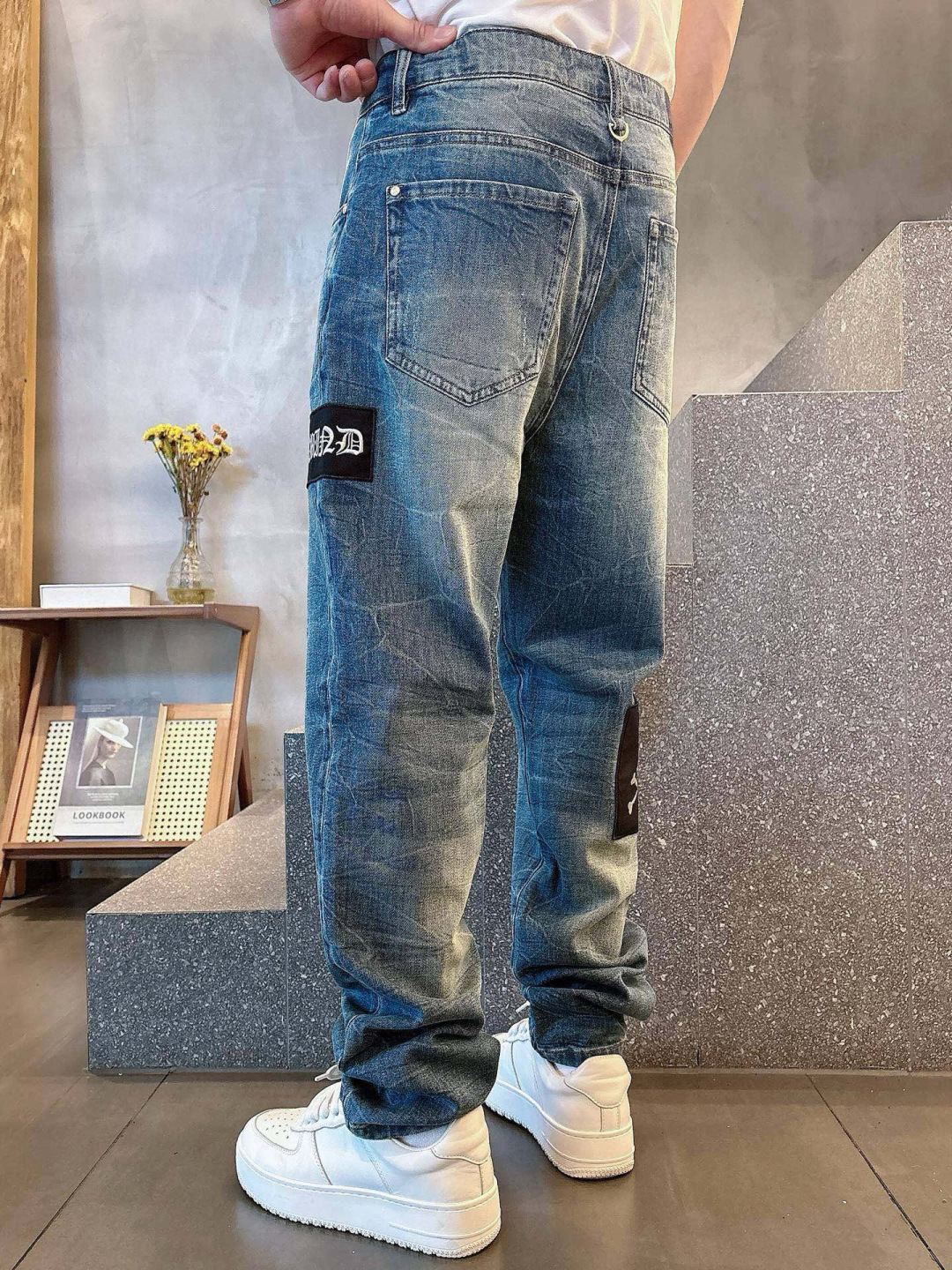 Fashionable 2025 Skull-Headed Man Jeans with Unique Design and Quality Materials - 图片 7