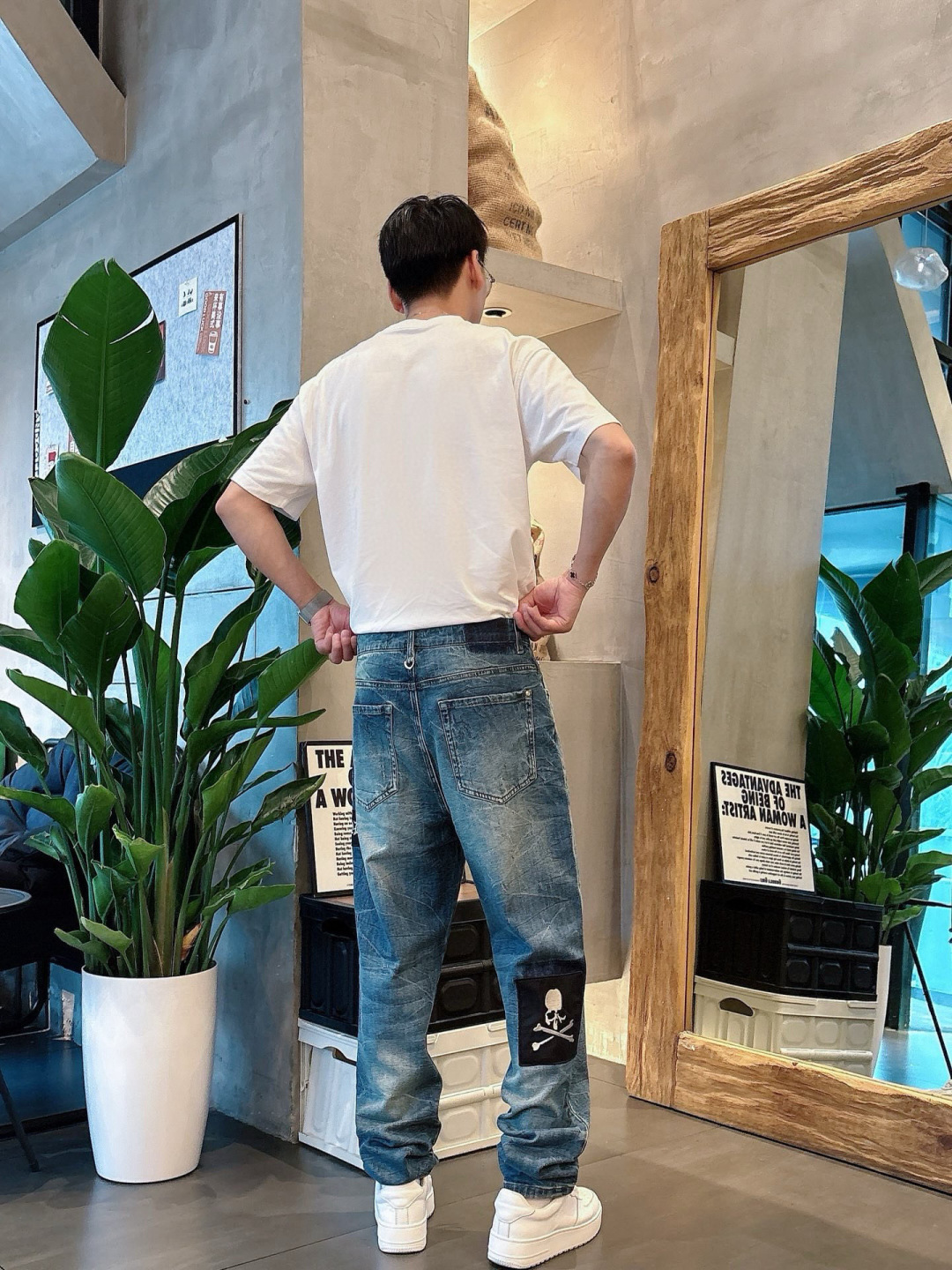 Fashionable 2025 Skull-Headed Man Jeans with Unique Design and Quality Materials - 图片 9