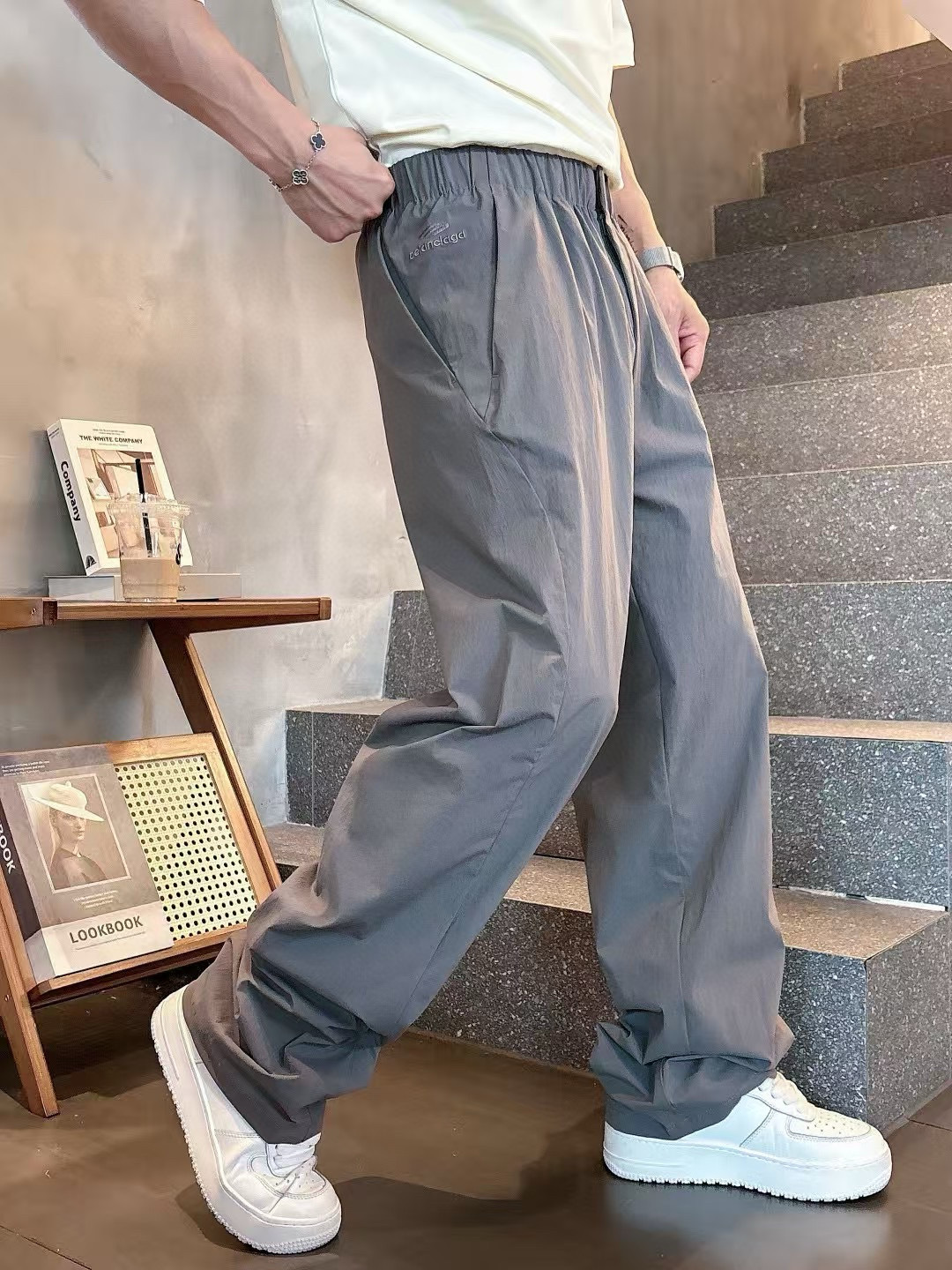 2025 Spring/Summer Balenciaga Big Legs Leisure Pants with Unique Design - 图片 4