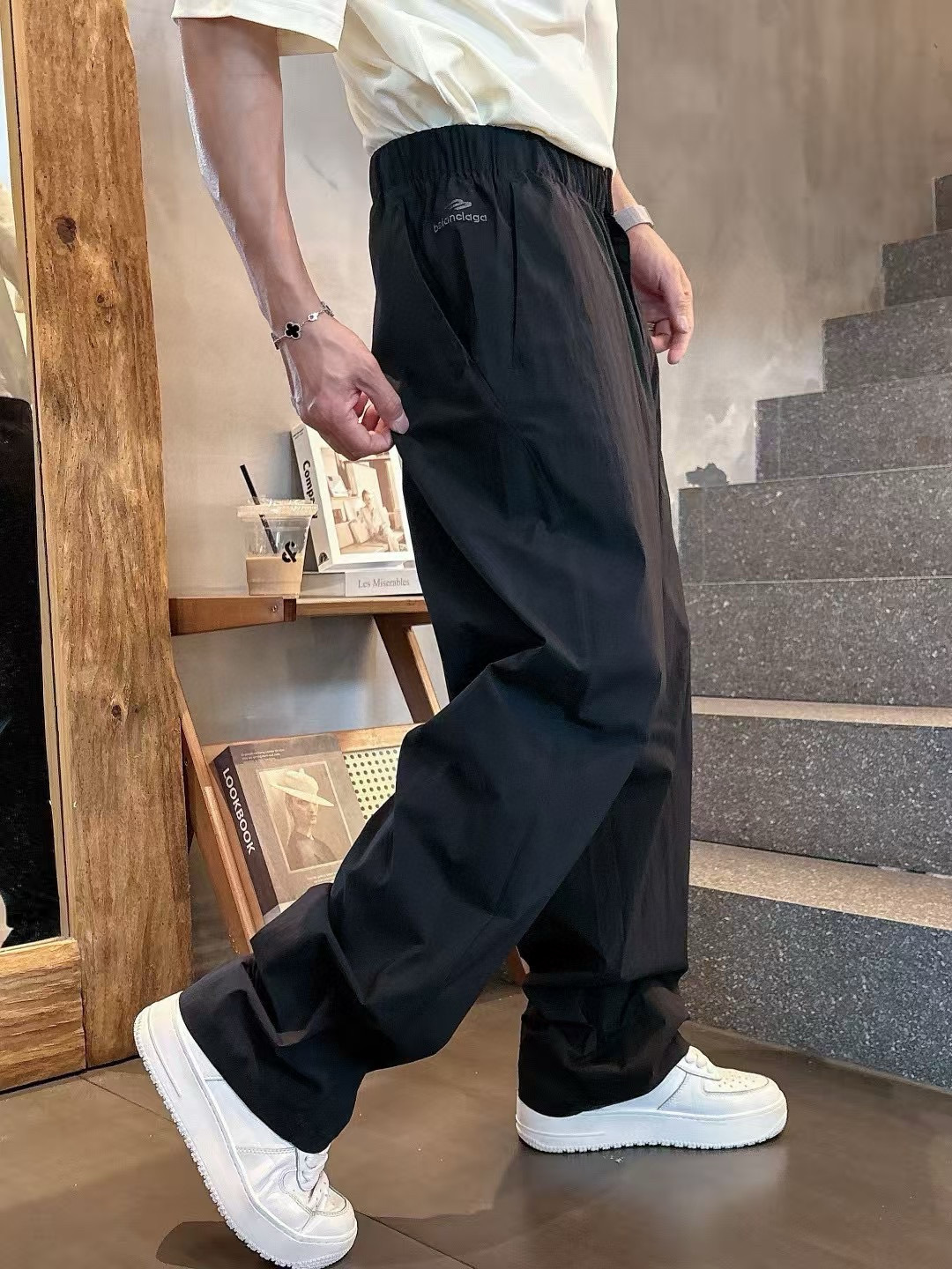 2025 Spring Summer Balenciaga Big Legs Leisure Pants with Novel Design - 图片 5