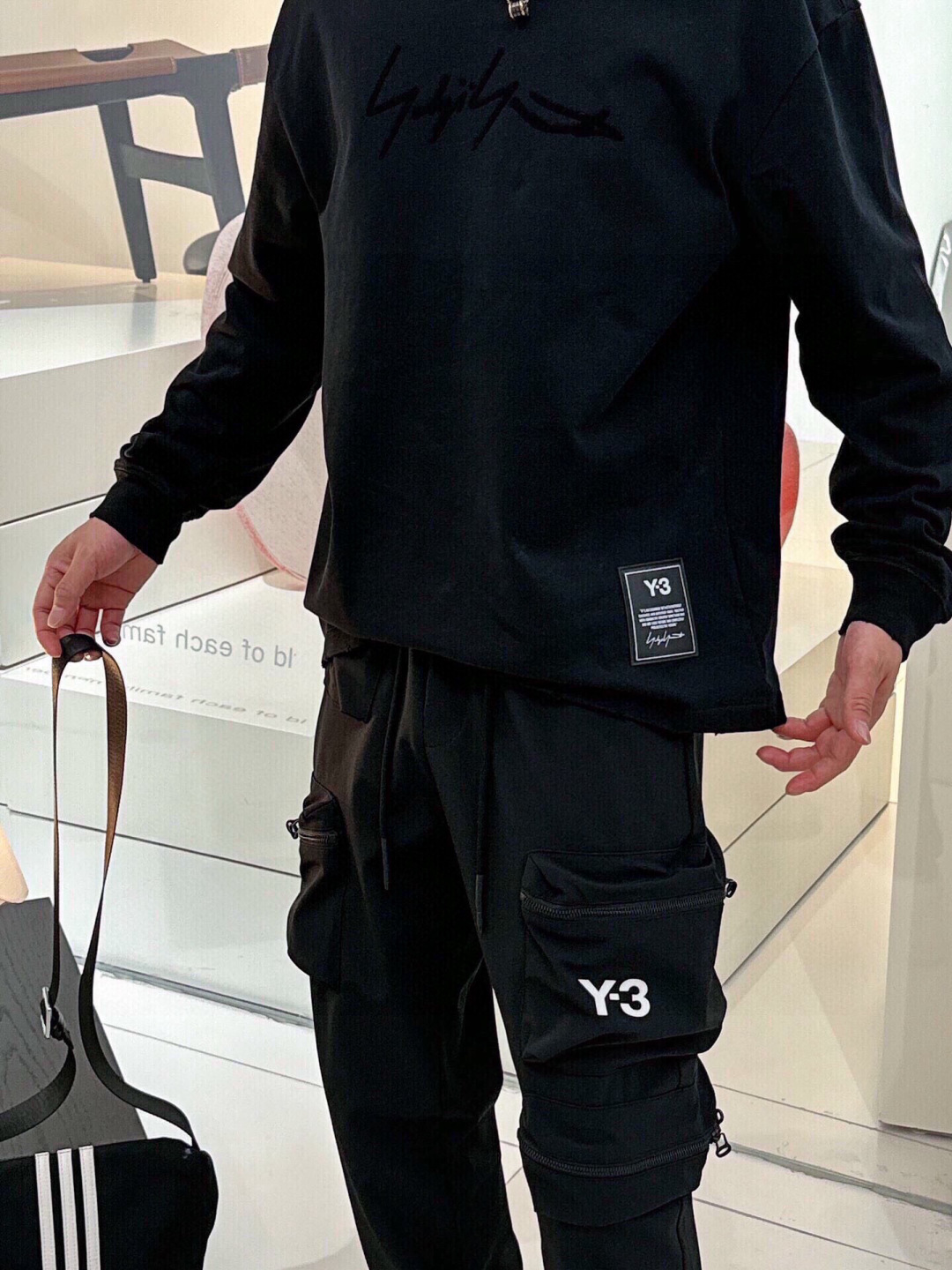 New Autumn Y3 Long Sleeve T-Shirt with Classic Globo Printing in Black and White - 图片 3