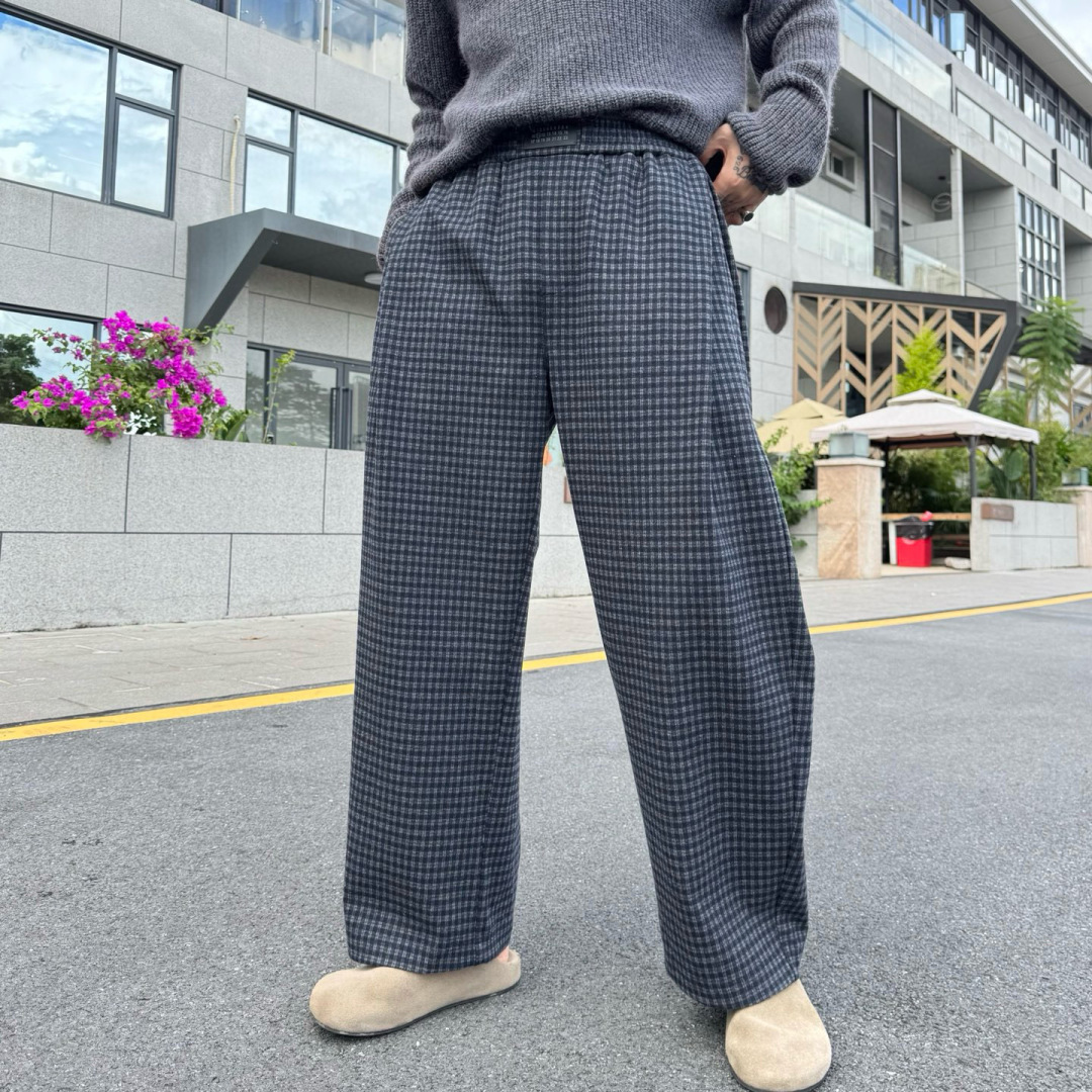  
MM6🌟早秋新款休闲裤🆕采用优质面料，具有质感，松紧腰带设计，超级时尚洋气！码数：M-2XL男女同款