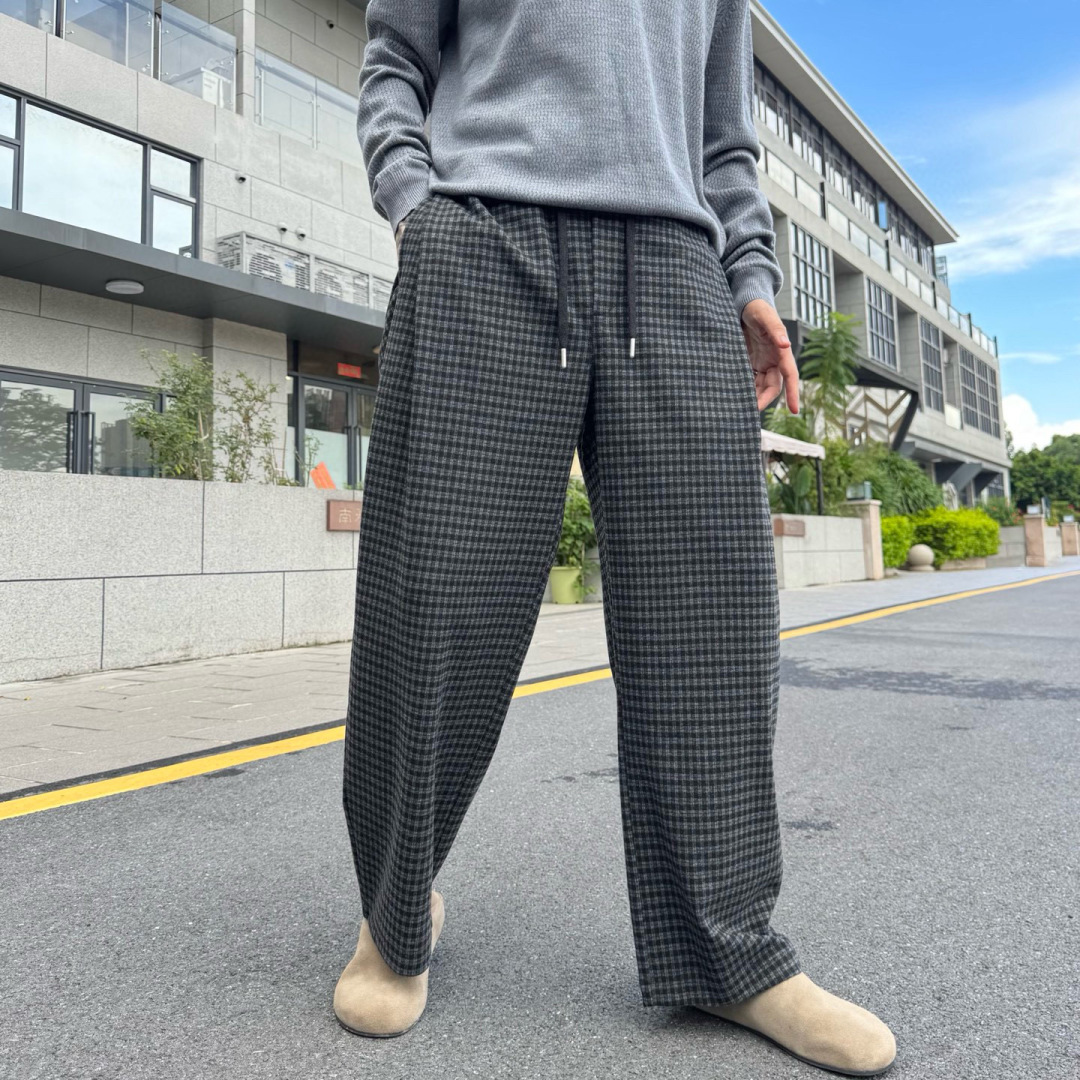  
MM6🌟早秋新款休闲裤🆕采用优质面料，具有质感，松紧腰带设计，超级时尚洋气！码数：M-2XL男女同款