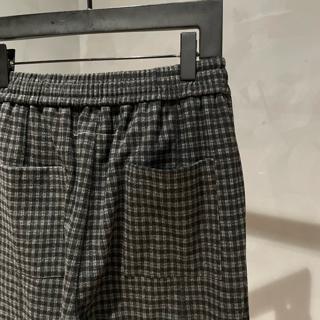  
MM6🌟早秋新款休闲裤🆕采用优质面料，具有质感，松紧腰带设计，超级时尚洋气！码数：M-2XL男女同款